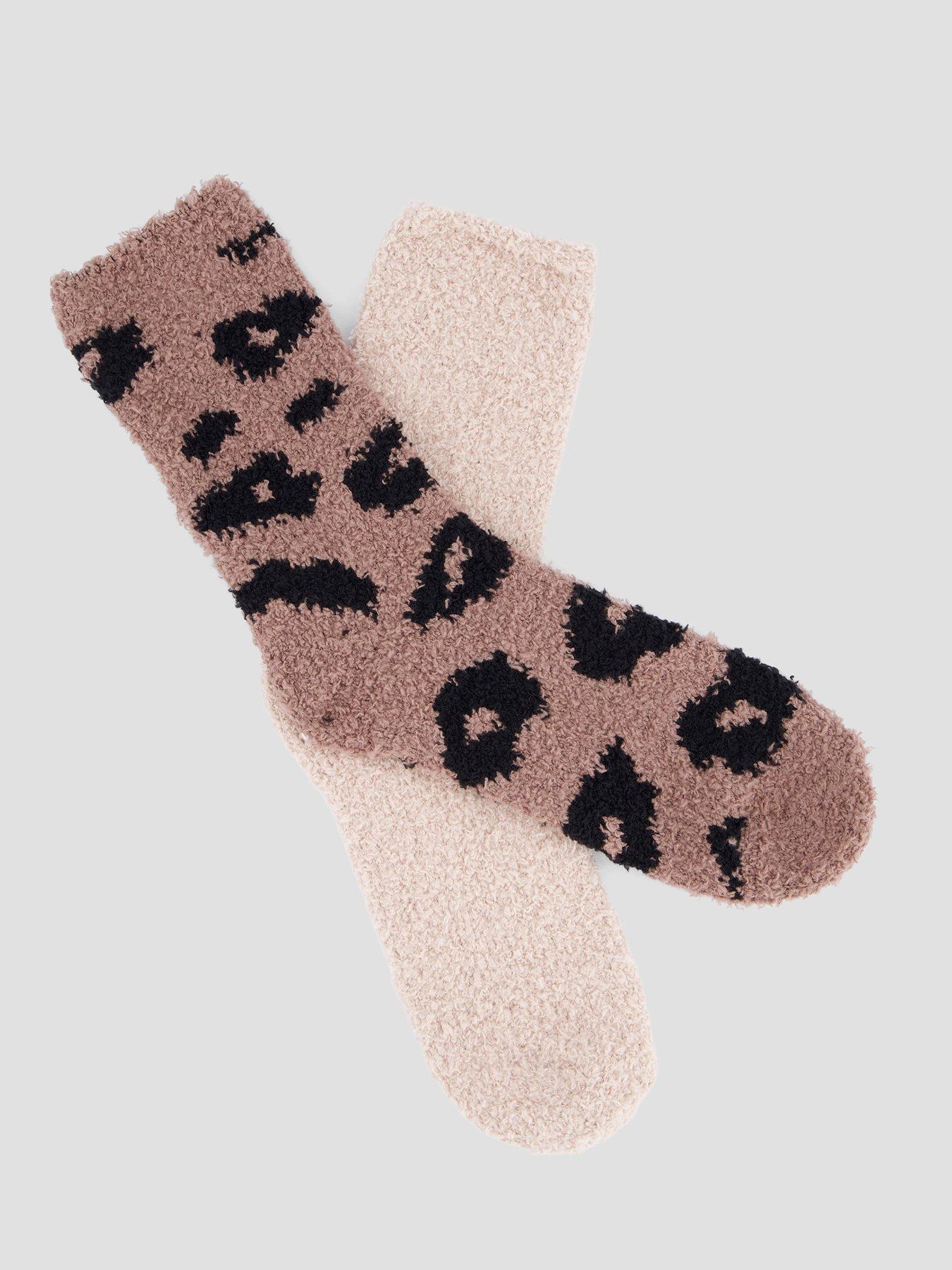 Image 4 of 6 of The Very Collection Womens 2 Pack Leopard Cosy Socks - Beige