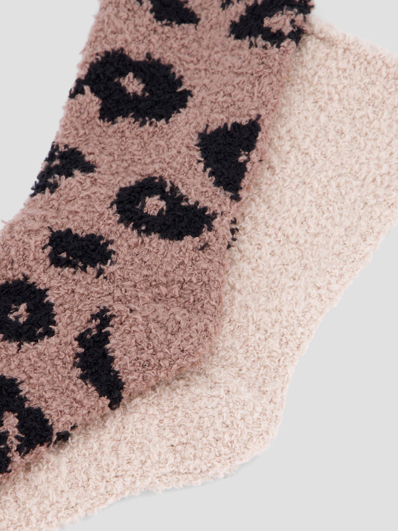 Image 6 of 6 of The Very Collection Womens 2 Pack Leopard Cosy Socks - Beige