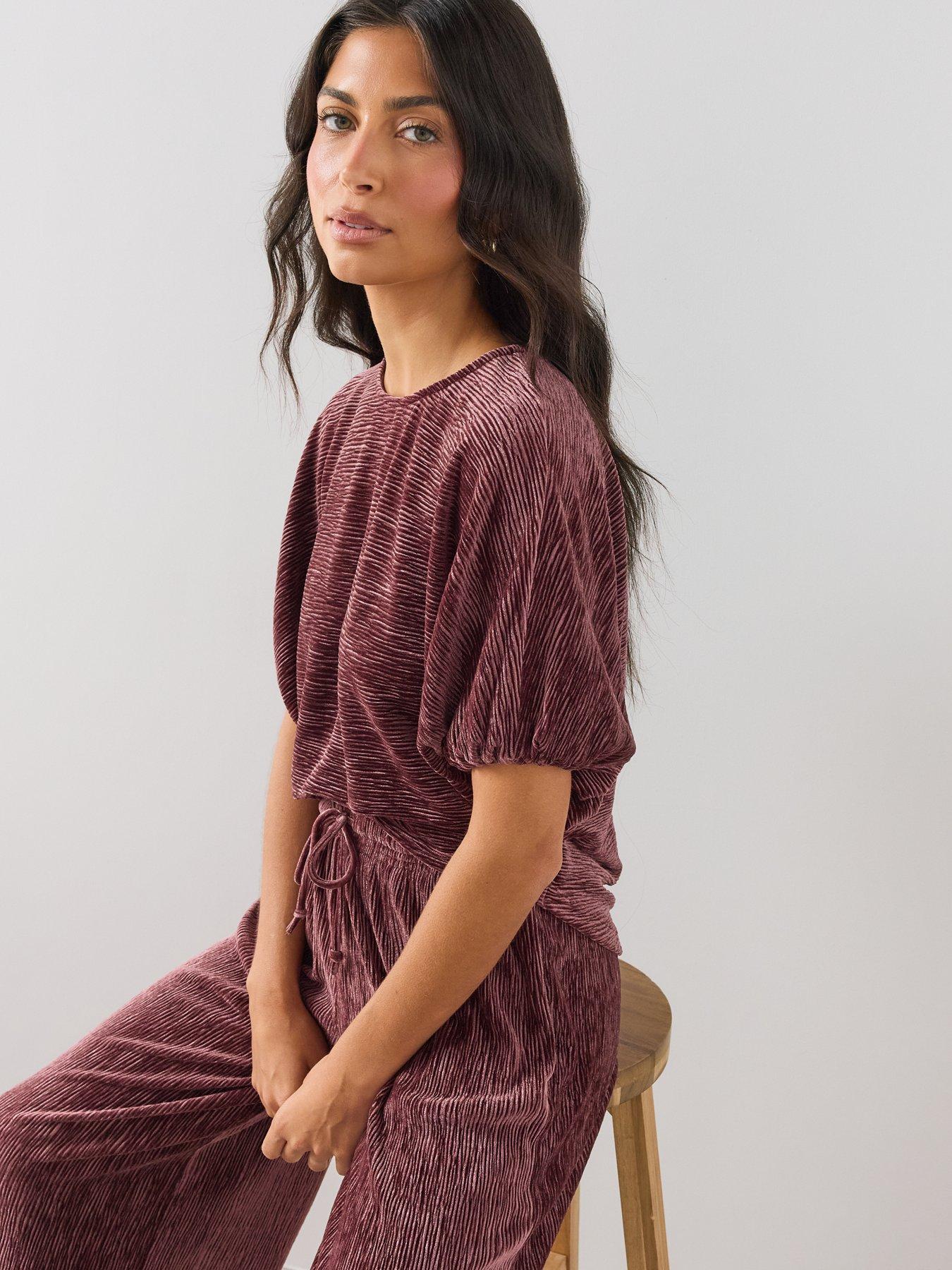 Image 4 of 7 of The Very Collection Womens Crinkle Velvet Drawstring Sleeve Co-Ord Blouse - Burgundy
