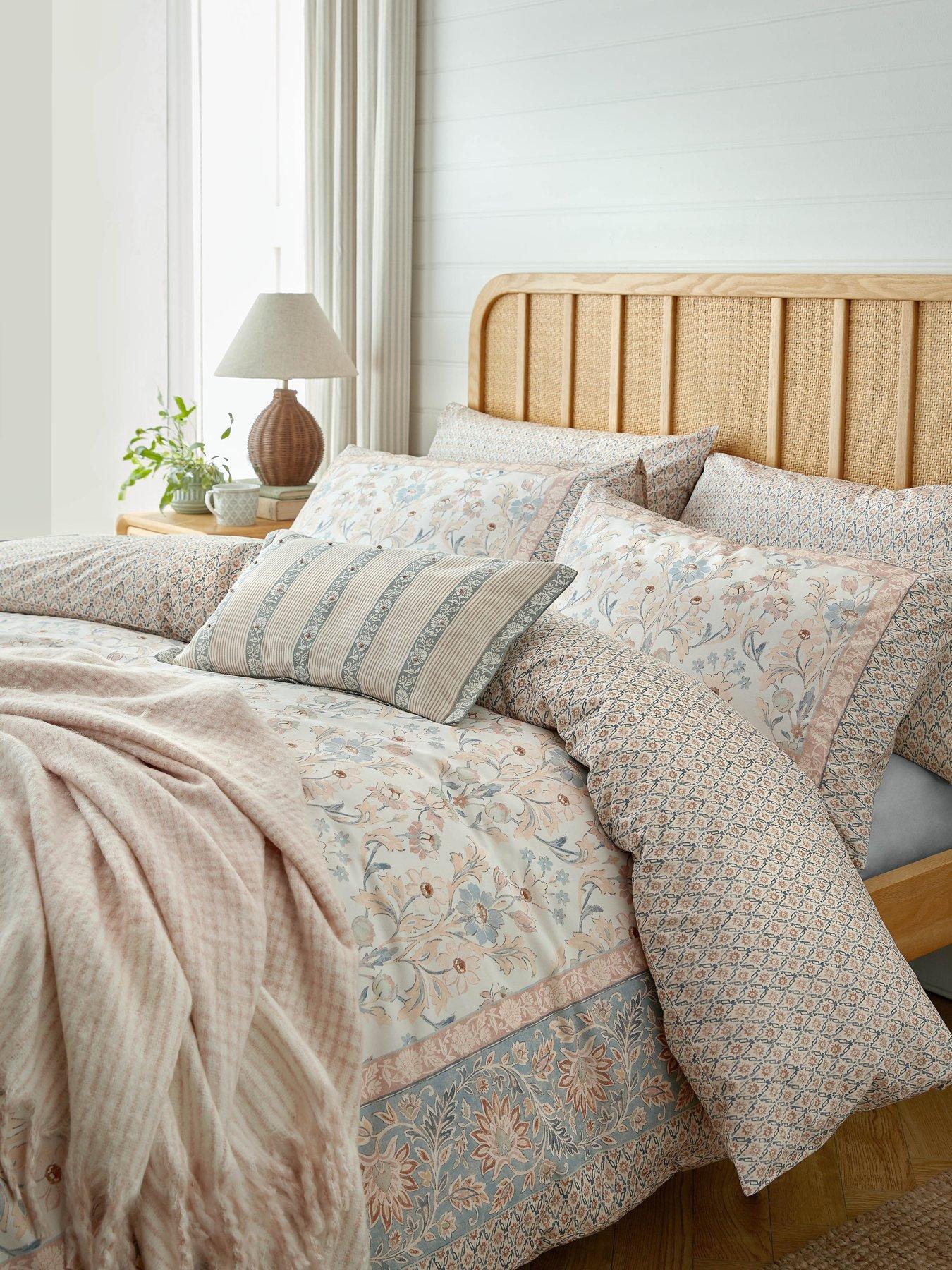Image 4 of 5 of Laura Ashley Semington 100% Cotton Quilt Set Dustypink