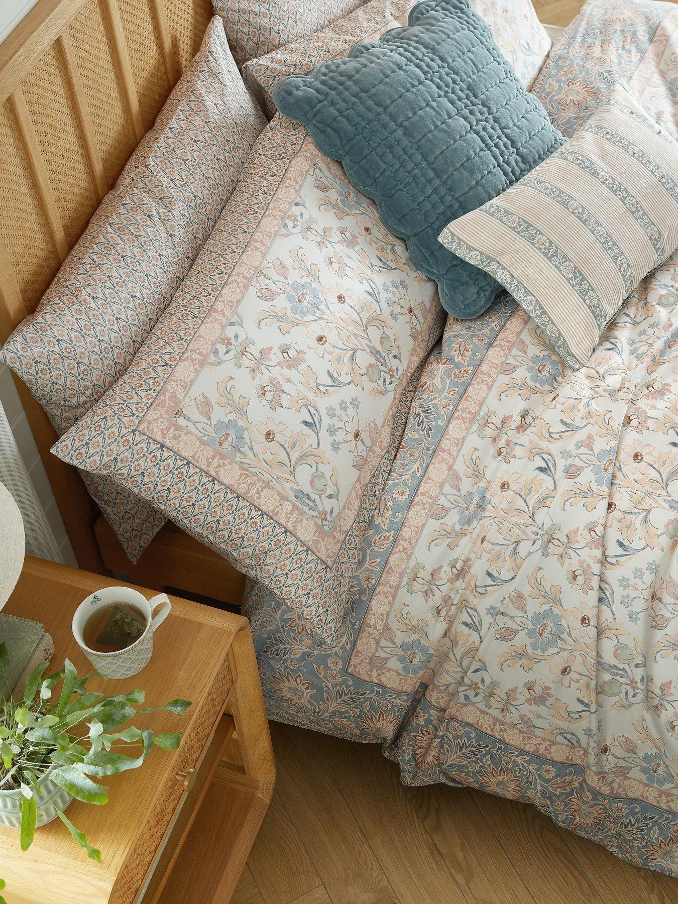 Image 5 of 5 of Laura Ashley Semington 100% Cotton Quilt Set Dustypink