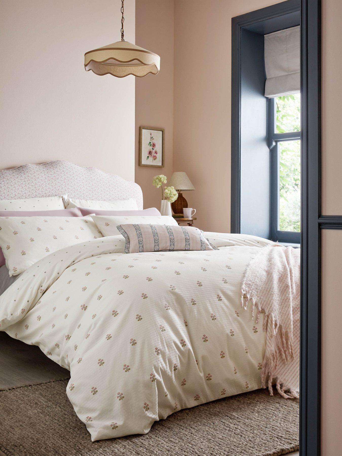 Laura Ashley Harthill Daisy 100% Cotton Quilt Set Pink
