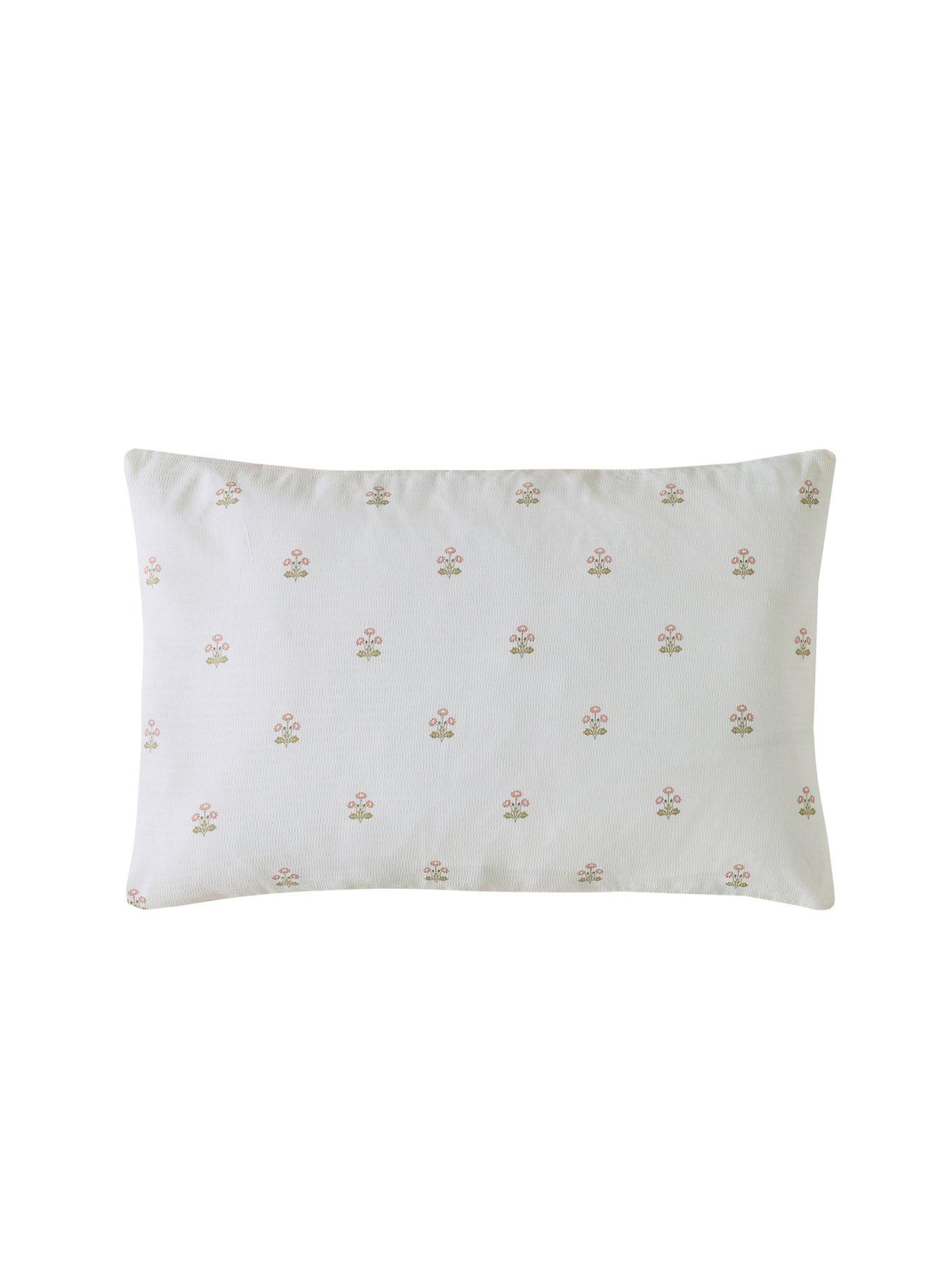 Image 3 of 6 of Laura Ashley Harthill Daisy Quilt Set Pink