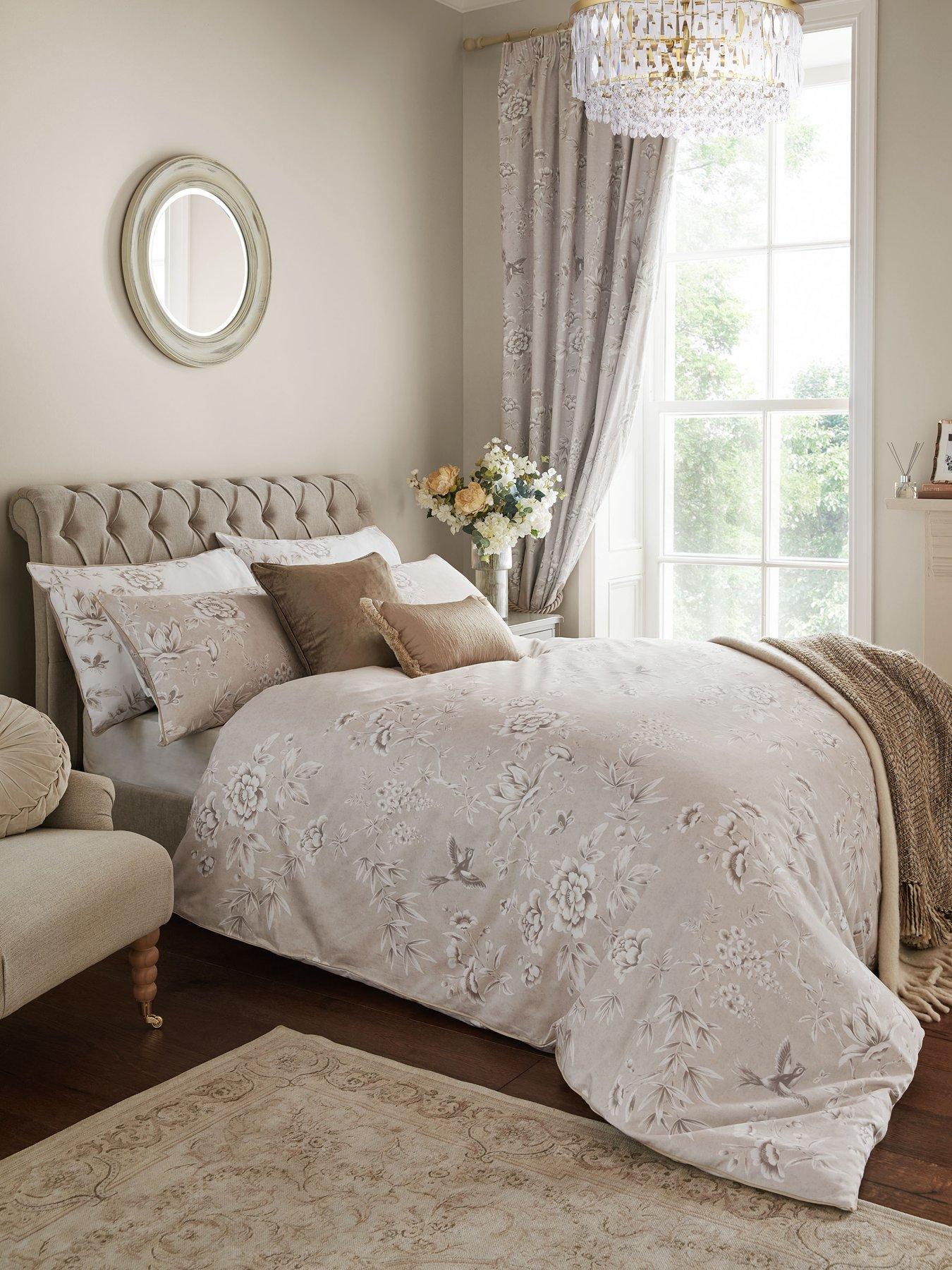 Laura Ashley Rowsham Garden 100% Cotton Quilt Set Dark Natural