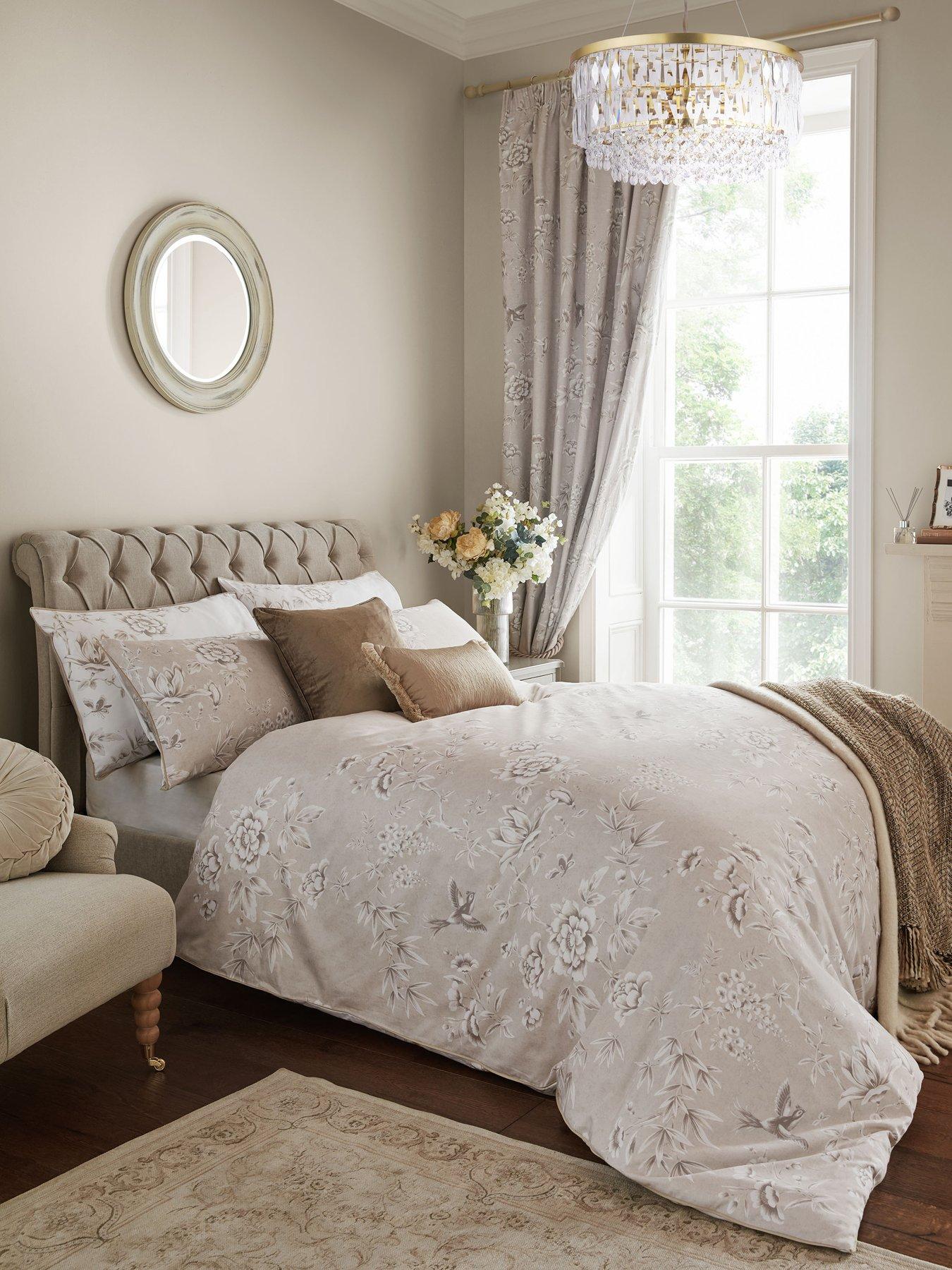 Laura Ashley Larowshamgarden Standard Pillowcase Pair 50x75cm Natural