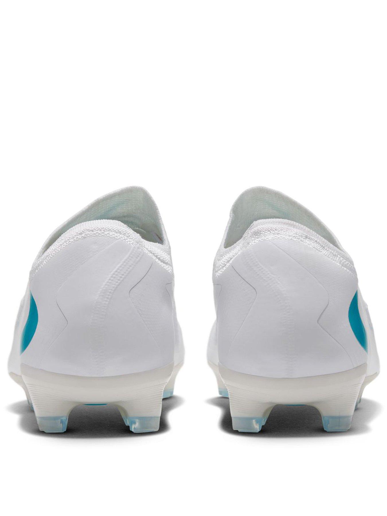 Image 3 of 7 of Nike Phantom 6 Low Pro Firm Ground Football Boots - White