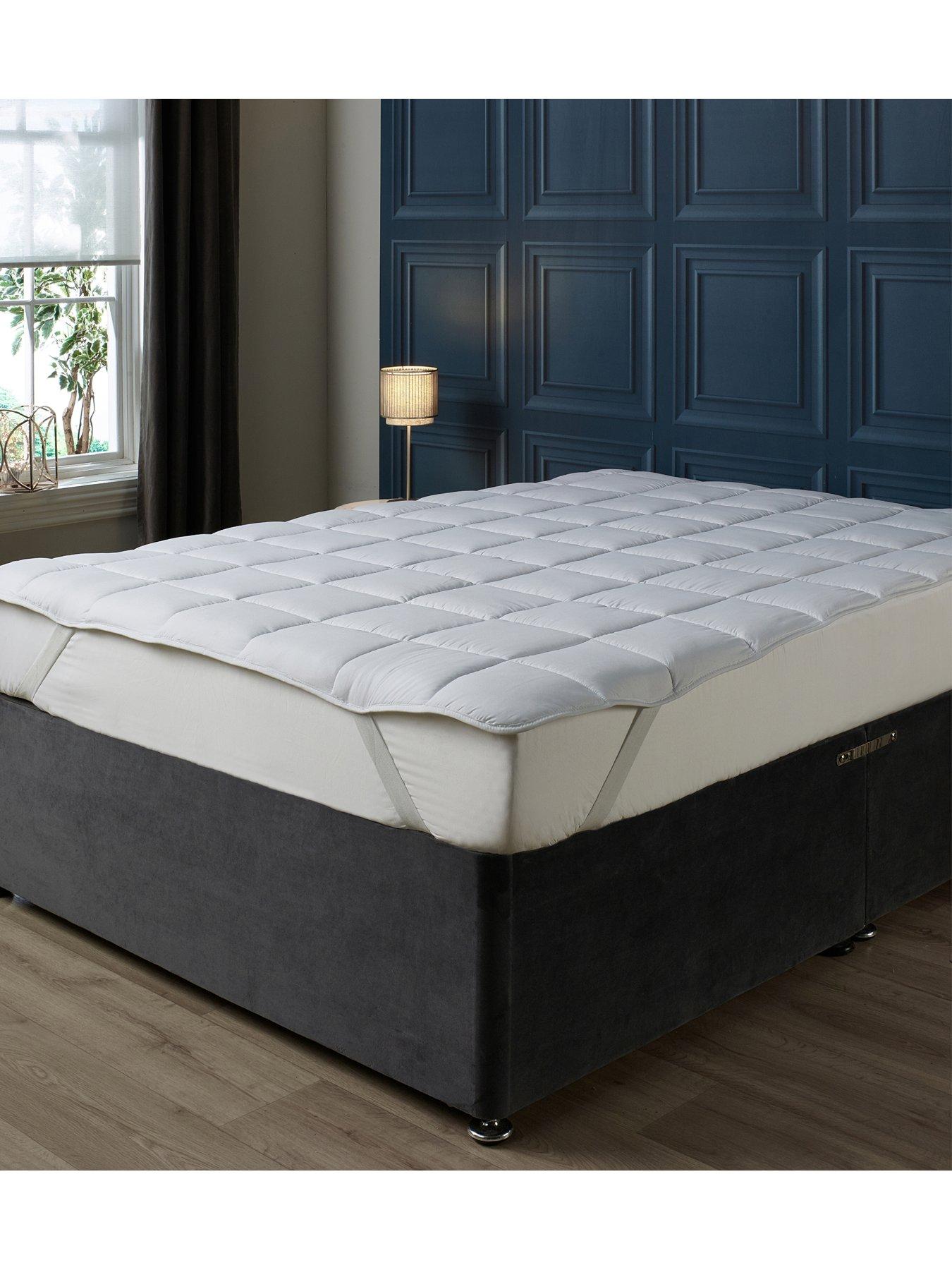Image 3 of 5 of The Very Collection Anti-allergy 13.5 Tog Bed Bundle