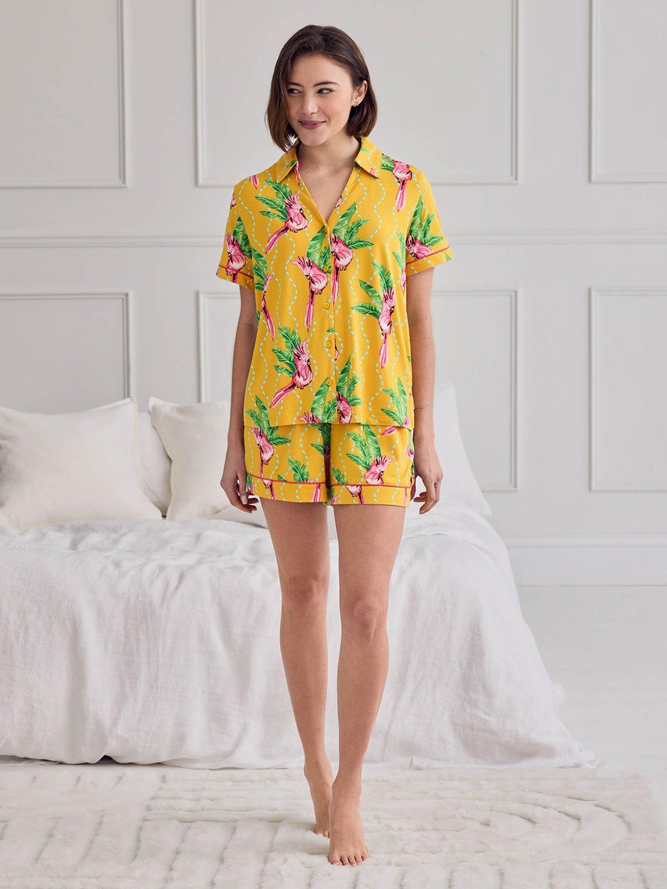 Image 3 of 6 of CHELSEA PEERS Parrot Wavy Stripe Print Short Pyjama Set - Orange