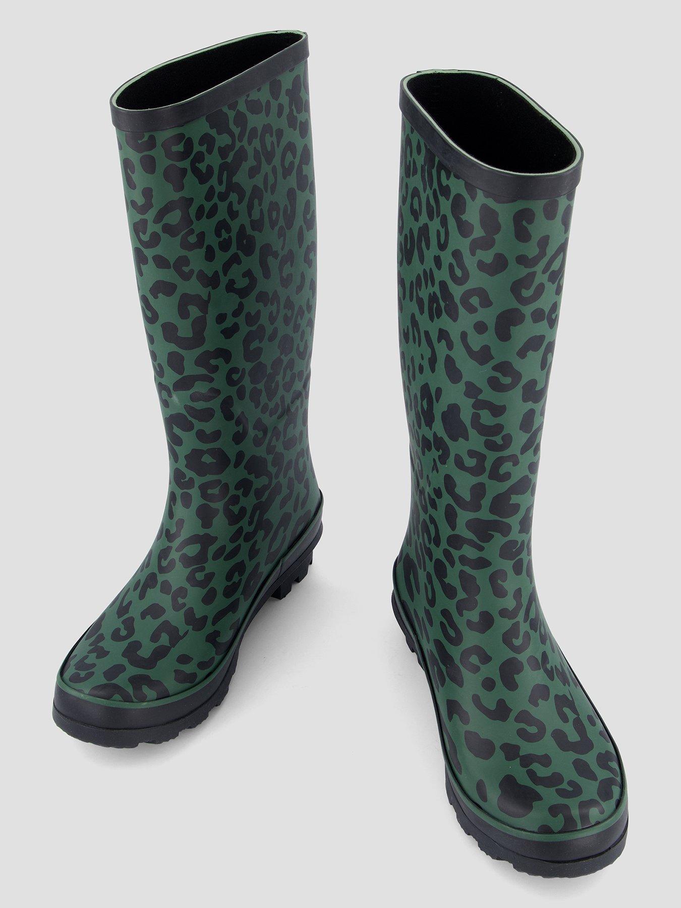 Image 3 of 7 of The Very Collection Leopard Print Wellington Boots - Green<br /><div>&nbsp;</div>