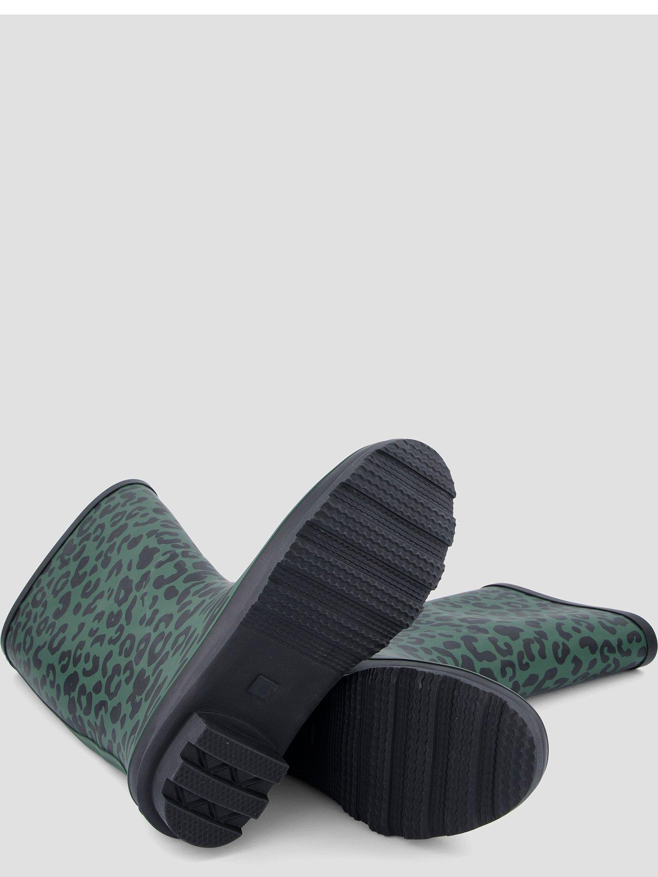 Image 4 of 7 of The Very Collection Leopard Print Wellington Boots - Green<br /><div>&nbsp;</div>