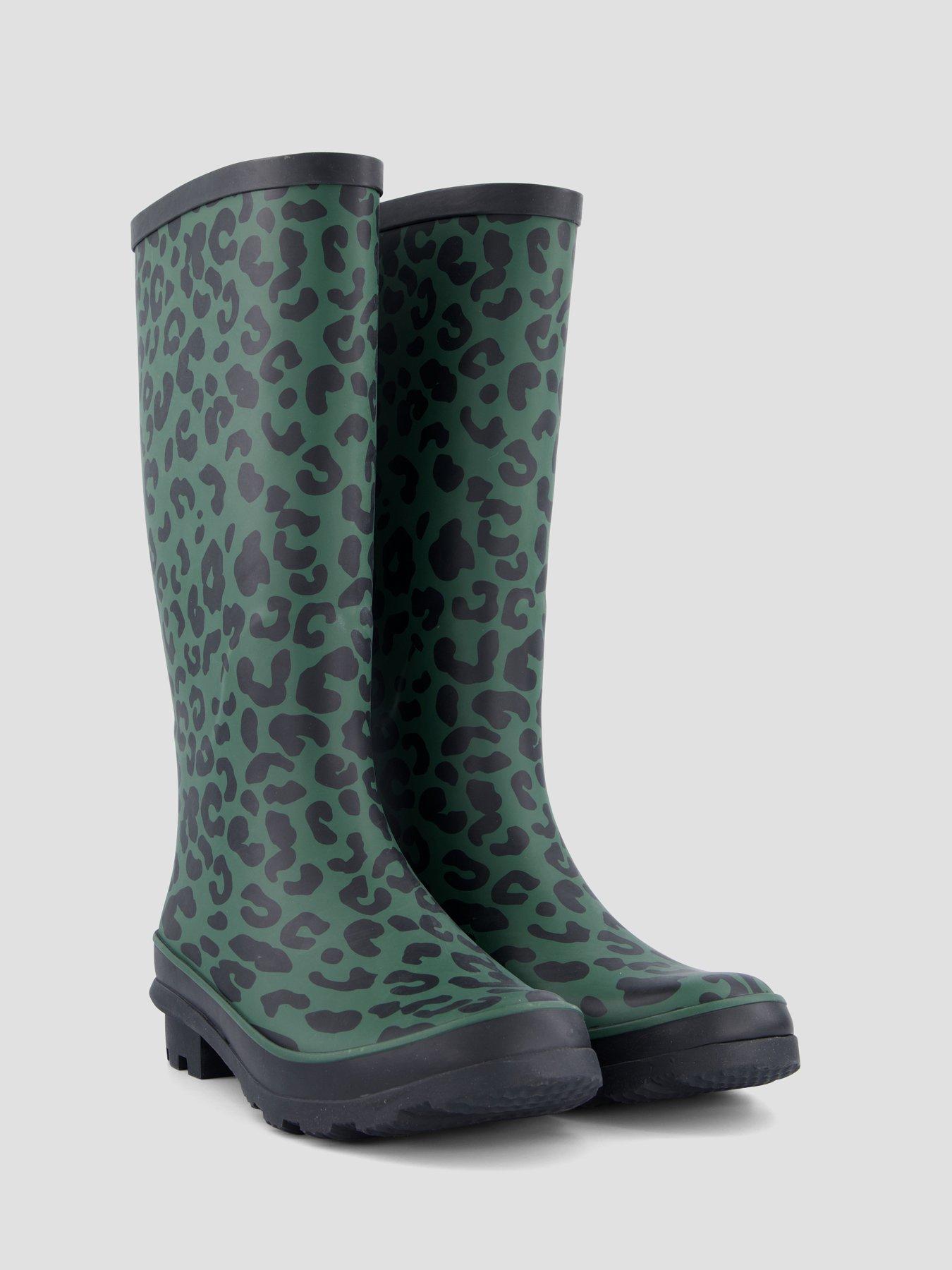 Image 6 of 7 of The Very Collection Leopard Print Wellington Boots - Green<br /><div>&nbsp;</div>