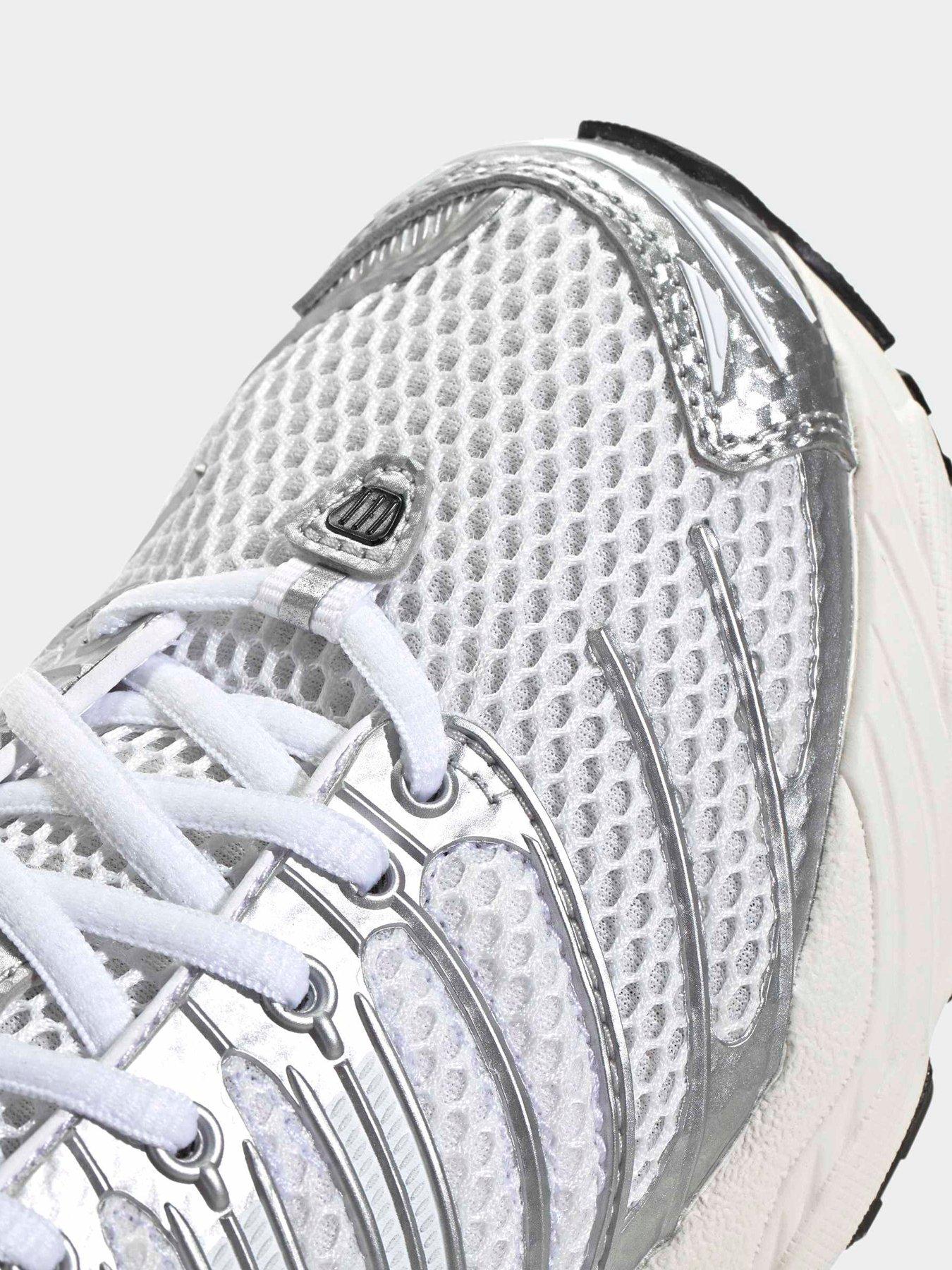 Image 7 of 7 of adidas Originals Junior Adistar Control 3 Trainers - White