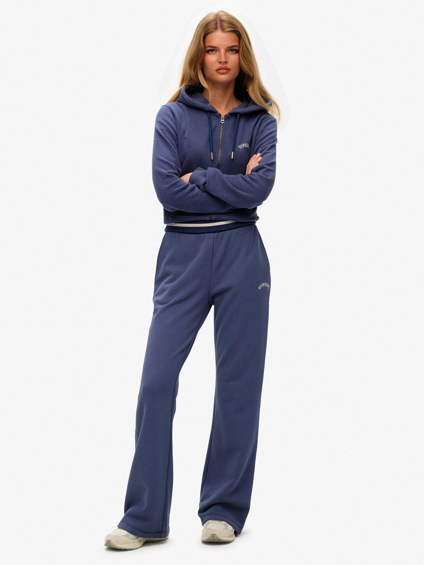 Image 3 of 7 of Superdry Essential Logo Flare Joggers - Navy
