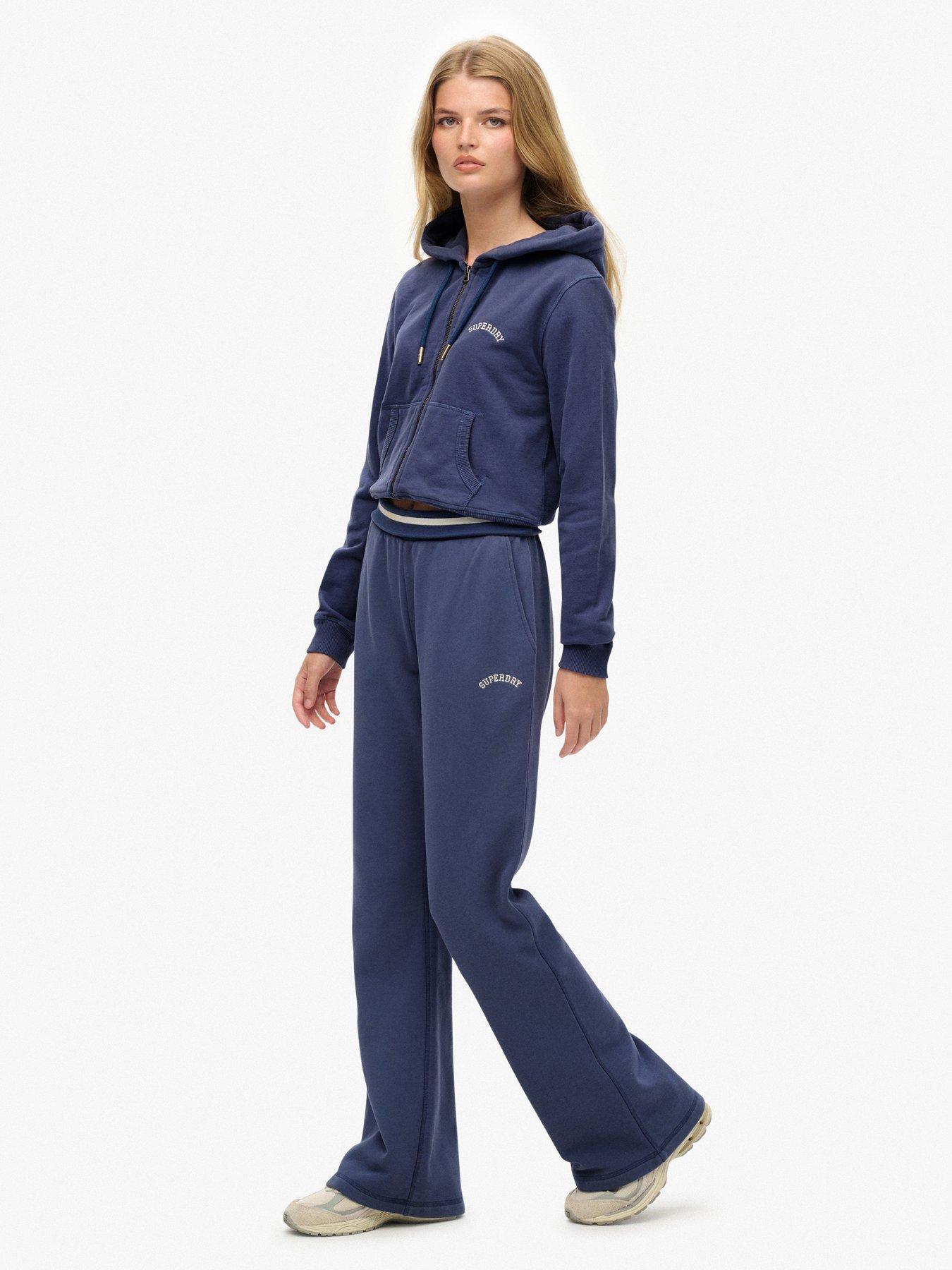 Image 5 of 7 of Superdry Essential Logo Flare Joggers - Navy