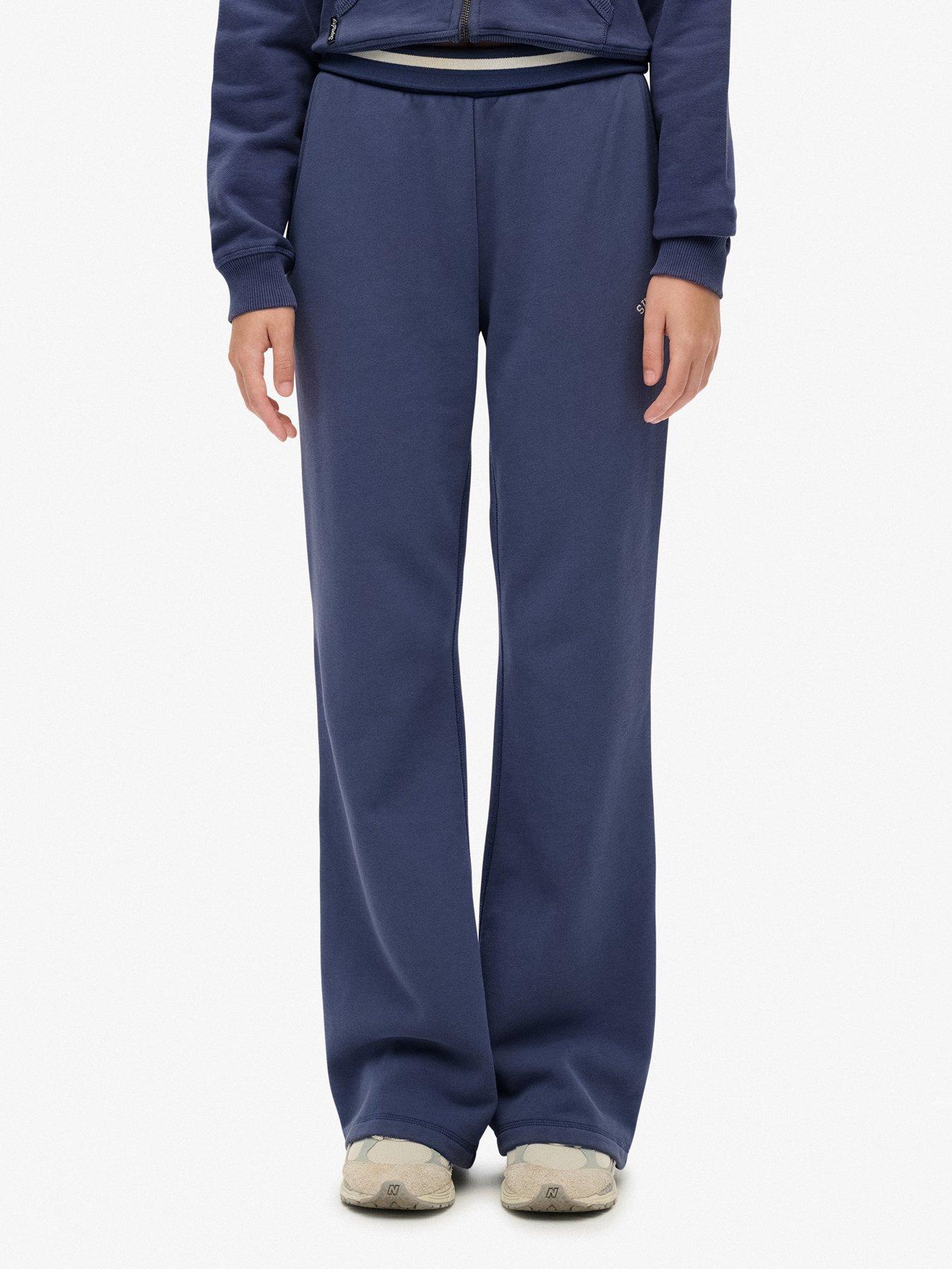 Image 6 of 7 of Superdry Essential Logo Flare Joggers - Navy
