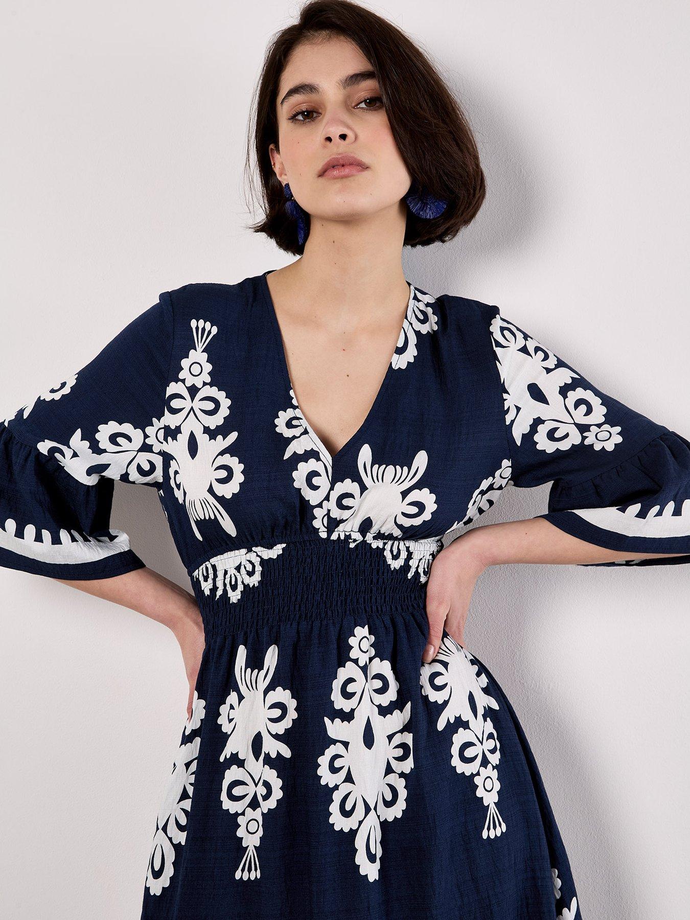 Image 5 of 5 of Apricot Floral Baroque Smock Border Drs