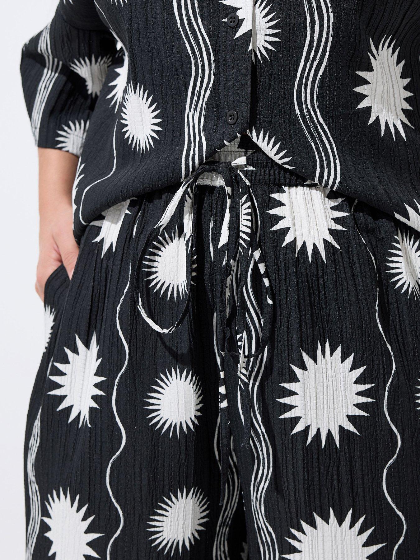 Image 4 of 4 of Yours Curve Sun Stripe Crinkle Trousr Co-ord