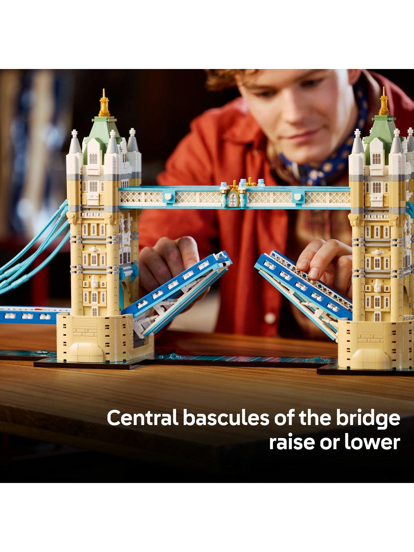 Image 5 of 8 of LEGO Architecture Tower Bridge 21067