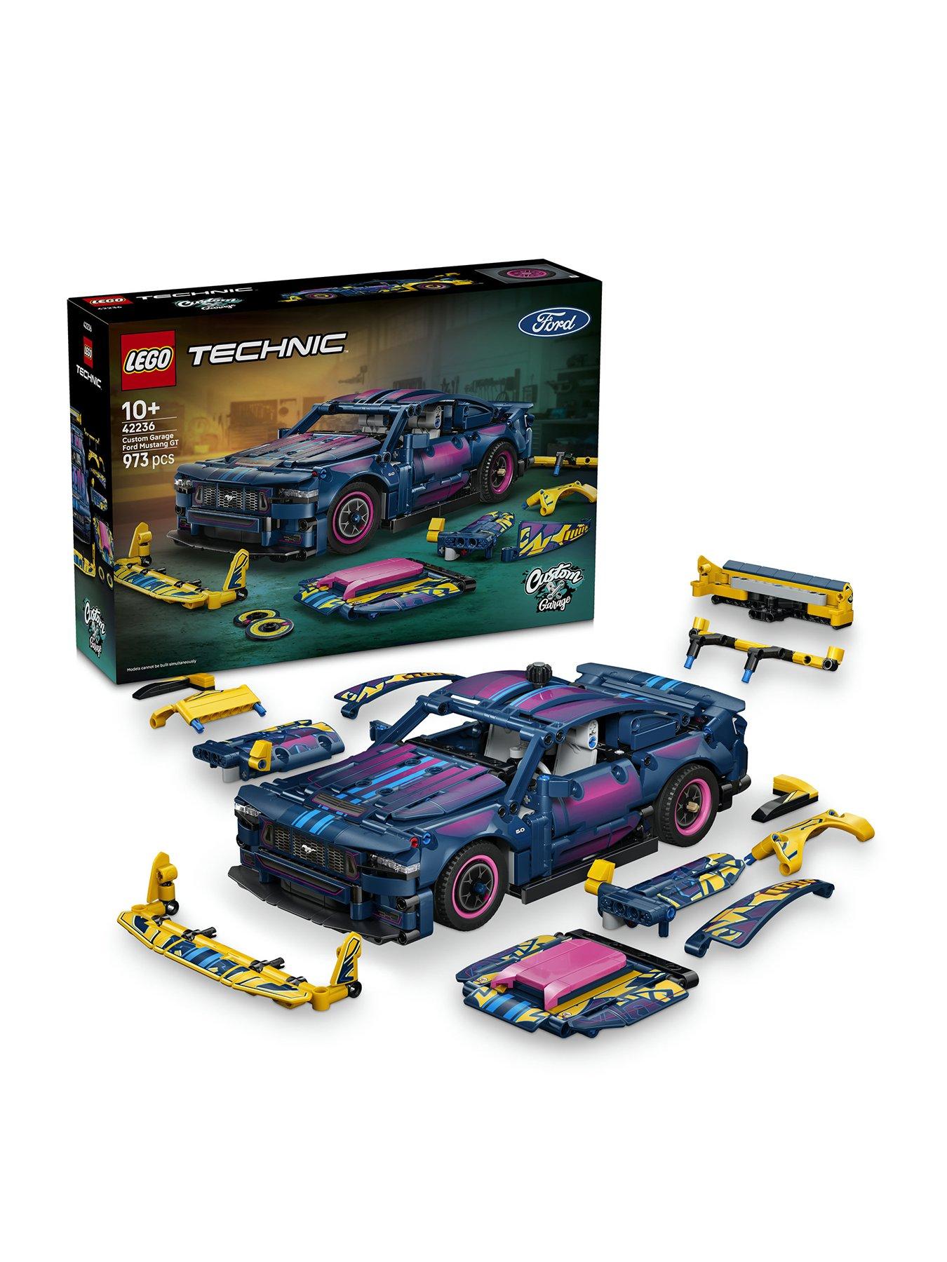 LEGO Technic Ford Car 42236