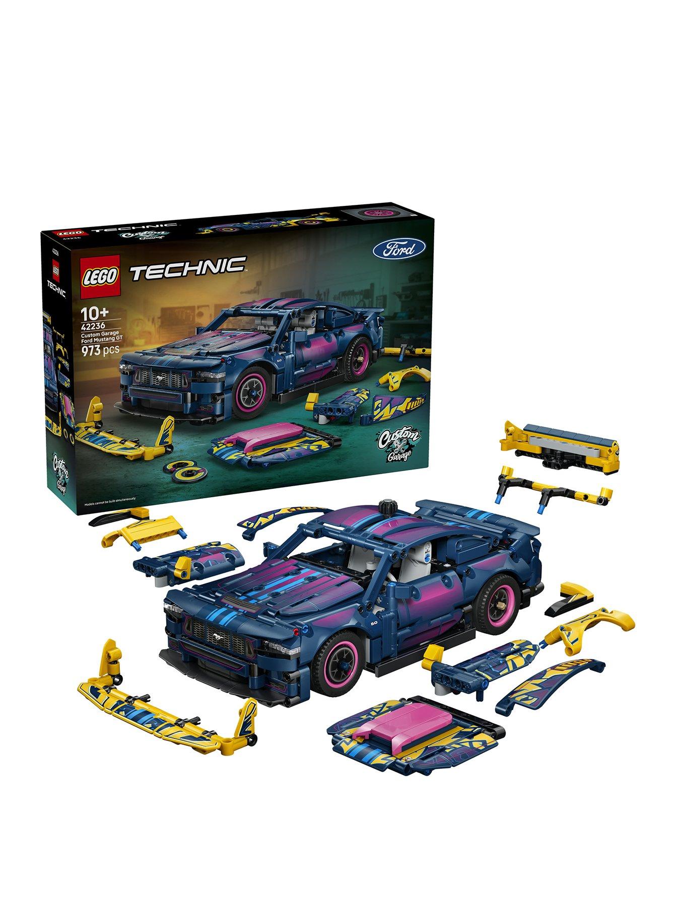 LEGO Technic Ford Car 42236
