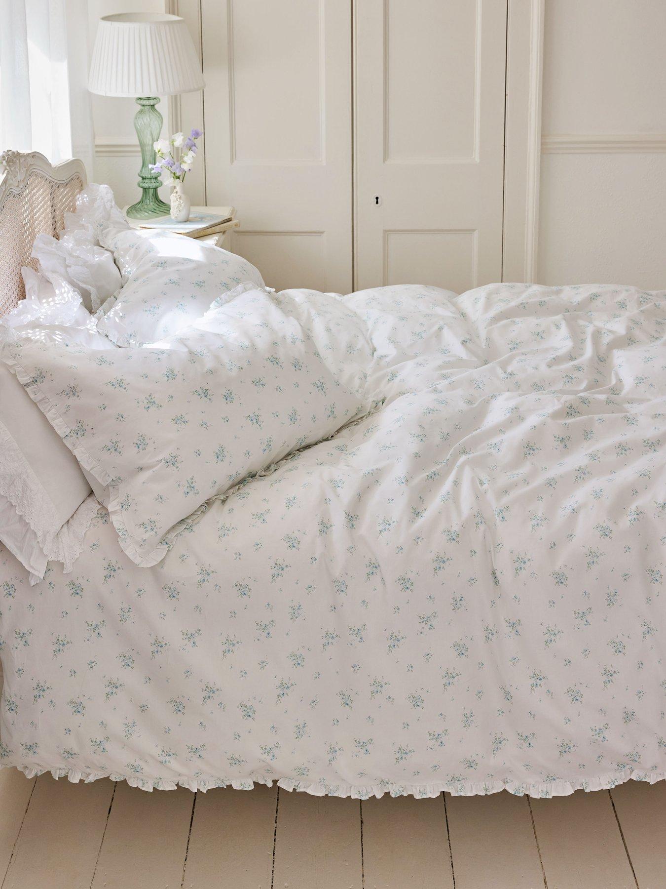 Shabby Chic Rosabelle Quilt Set White  &  Blue