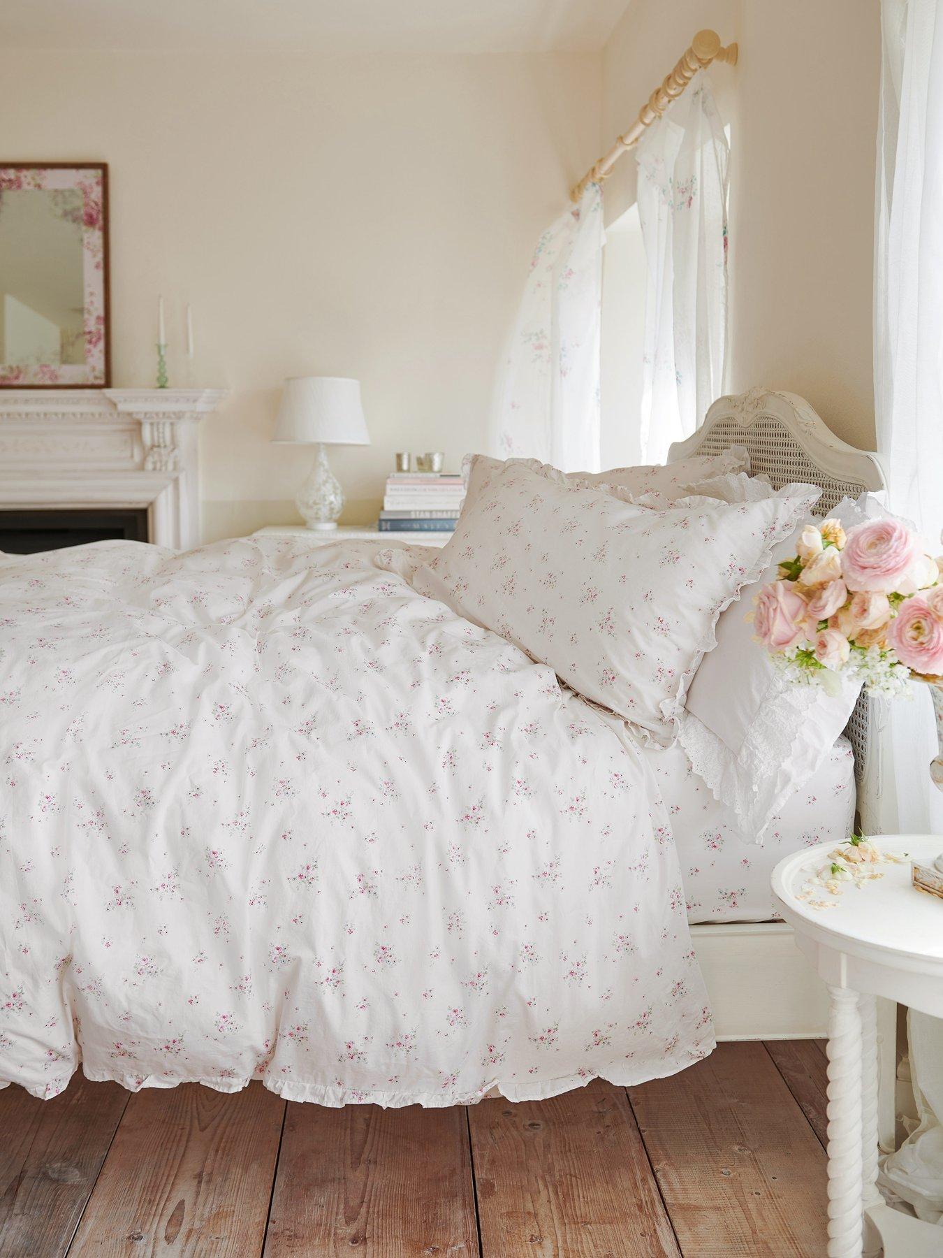 shabby-chic-rosabelle-quilt-set-white-amp-pink