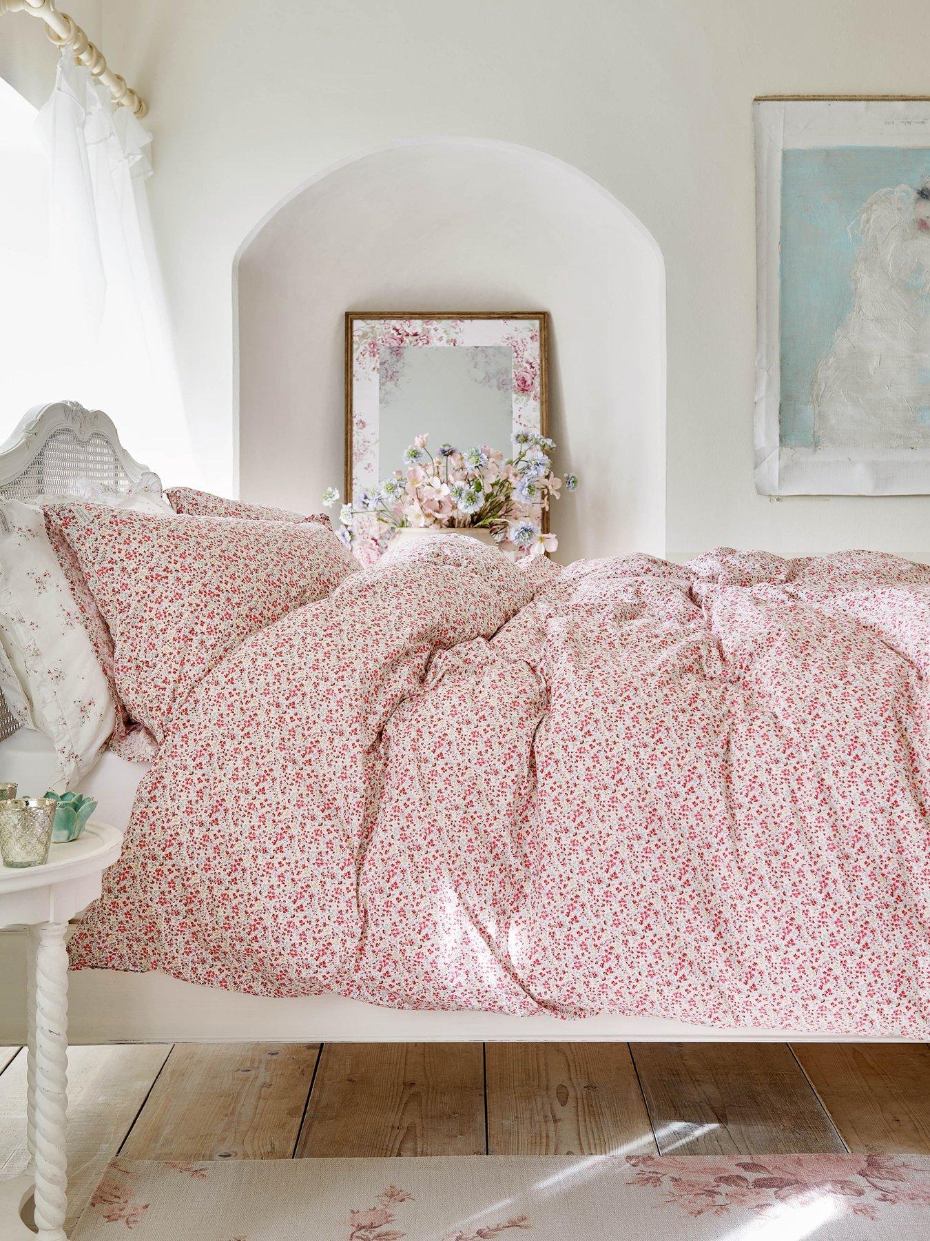 Image 1 of 5 of Shabby Chic Vintage Ditsy Quilt Set