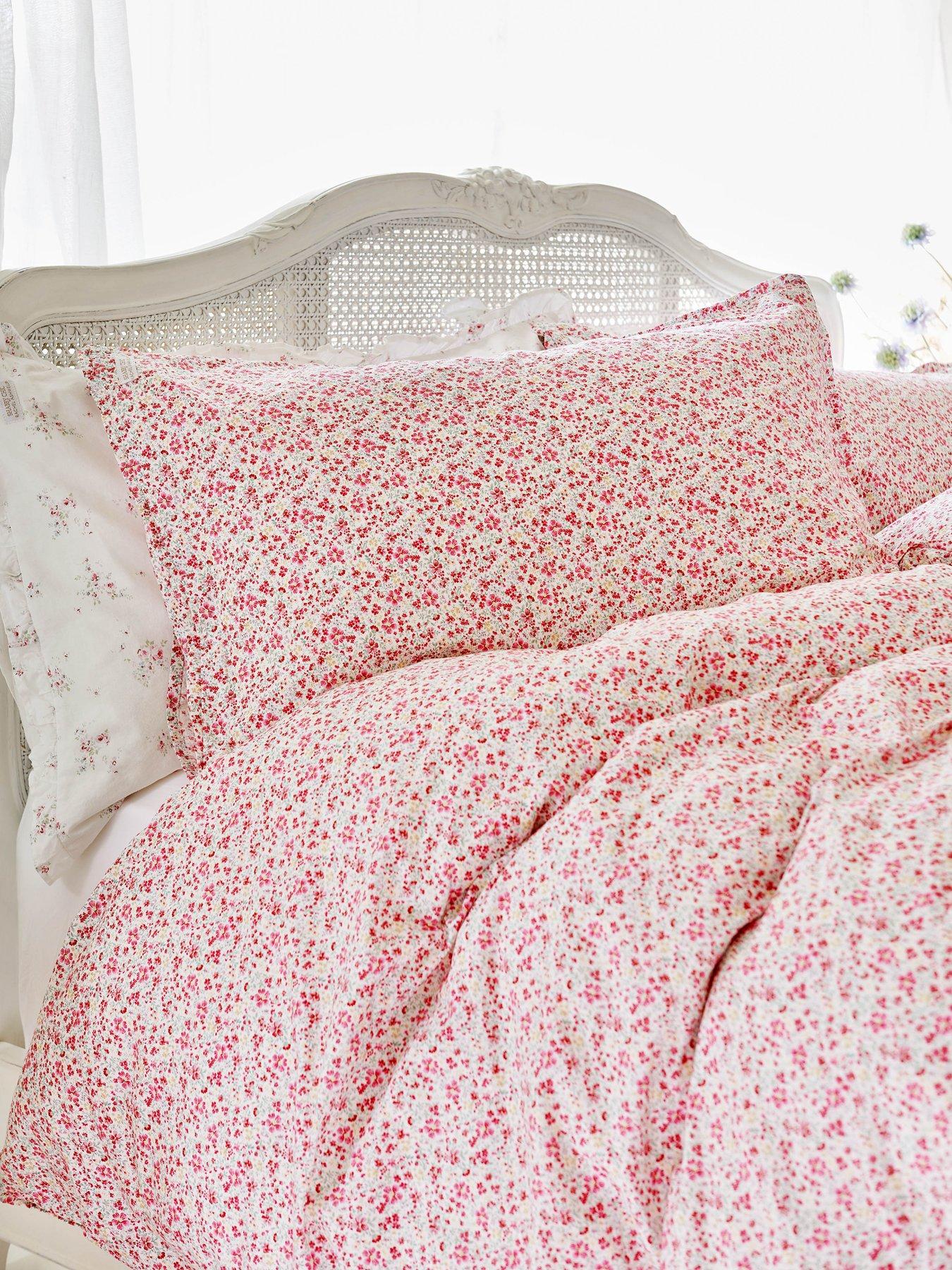 Image 4 of 5 of Shabby Chic Vintage Ditsy Quilt Set