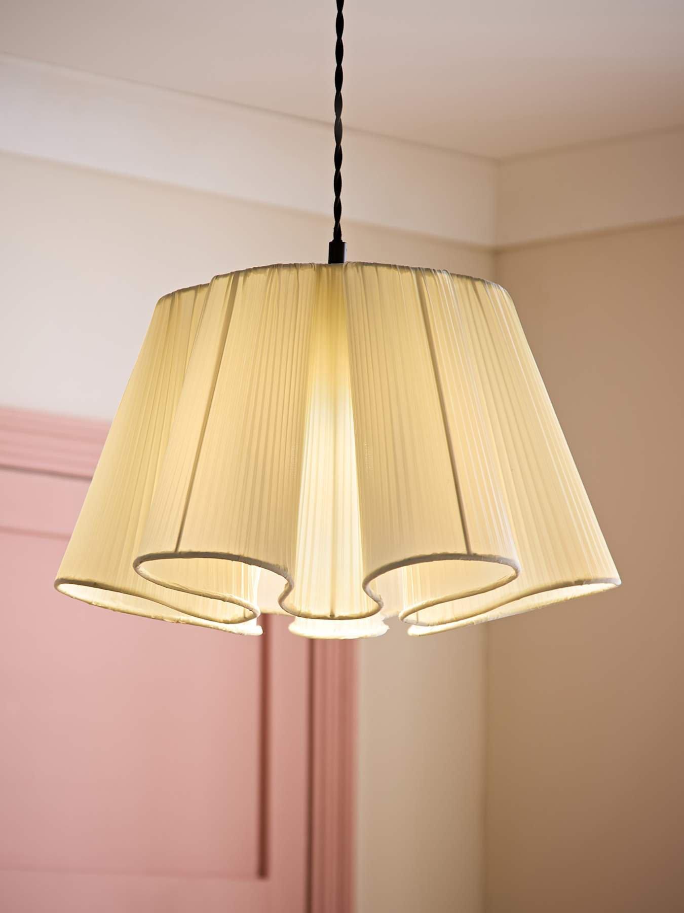 ValueLights Jemima Natural Pleated Scalloped Easy Fit Lamp Shade