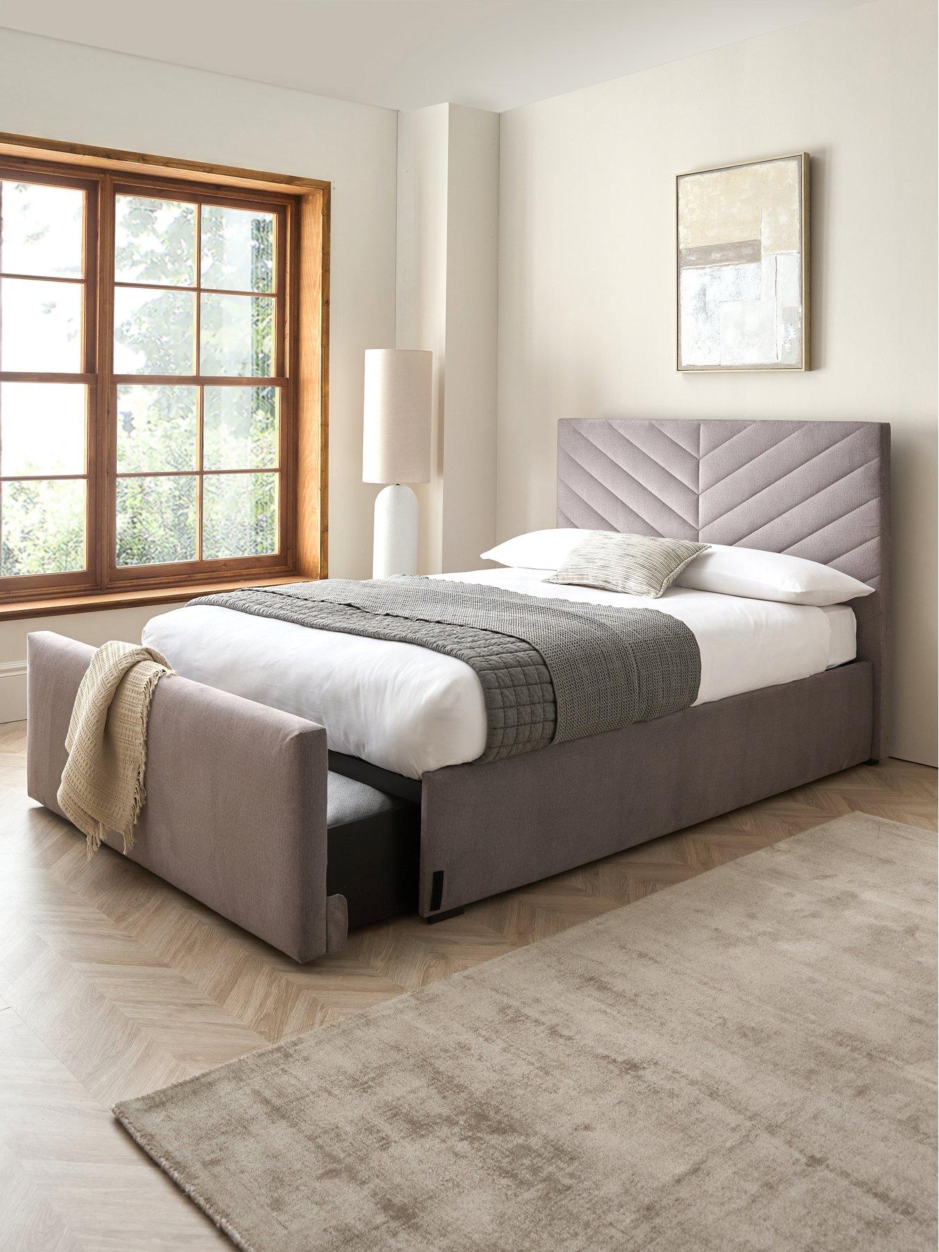 The Very Collection Eagan With End Drawer Bed