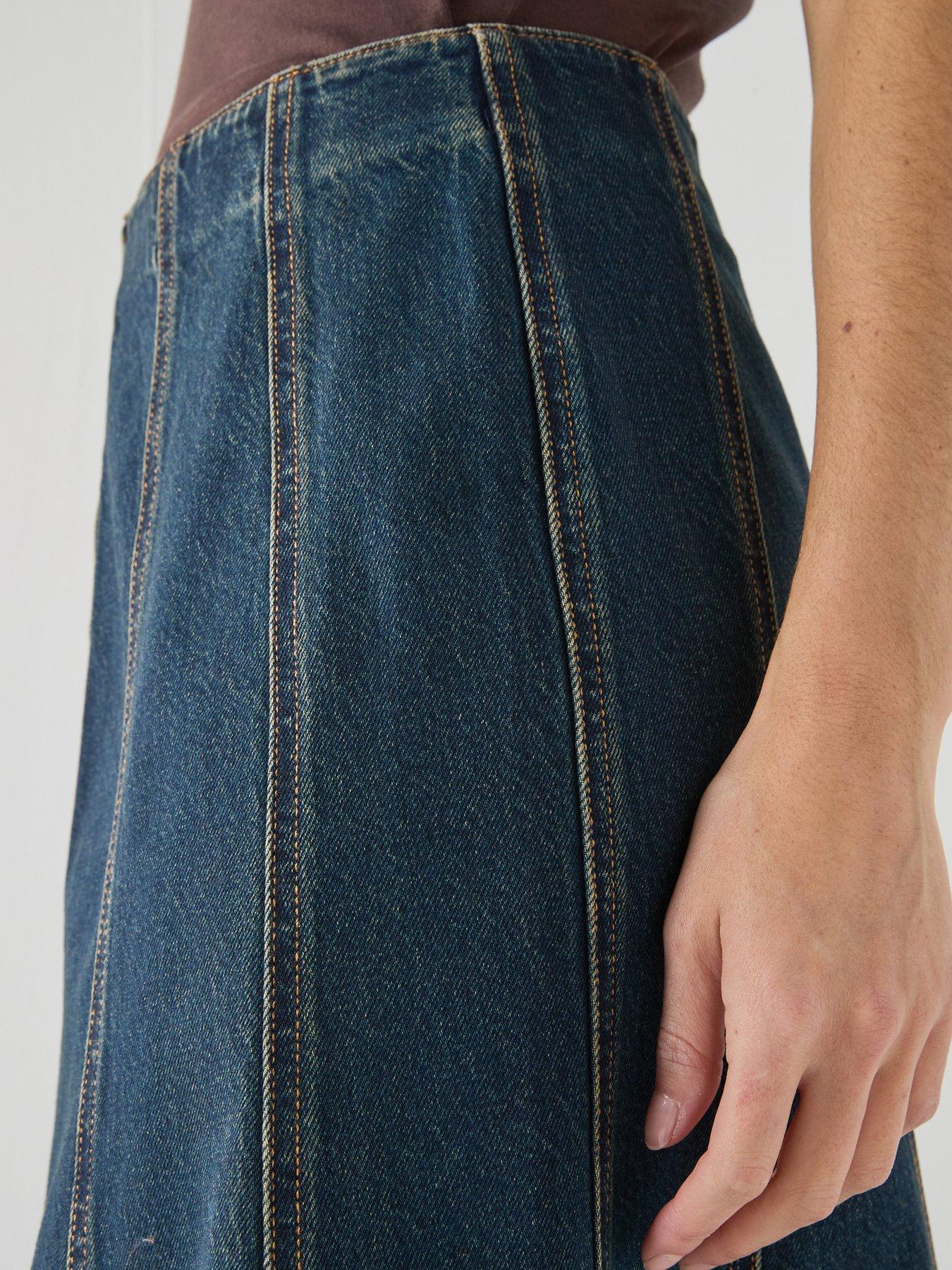 Image 4 of 6 of Levi's Seamed Flare Maxi Denim Skirt - High Vibration Clean - Dark Blue