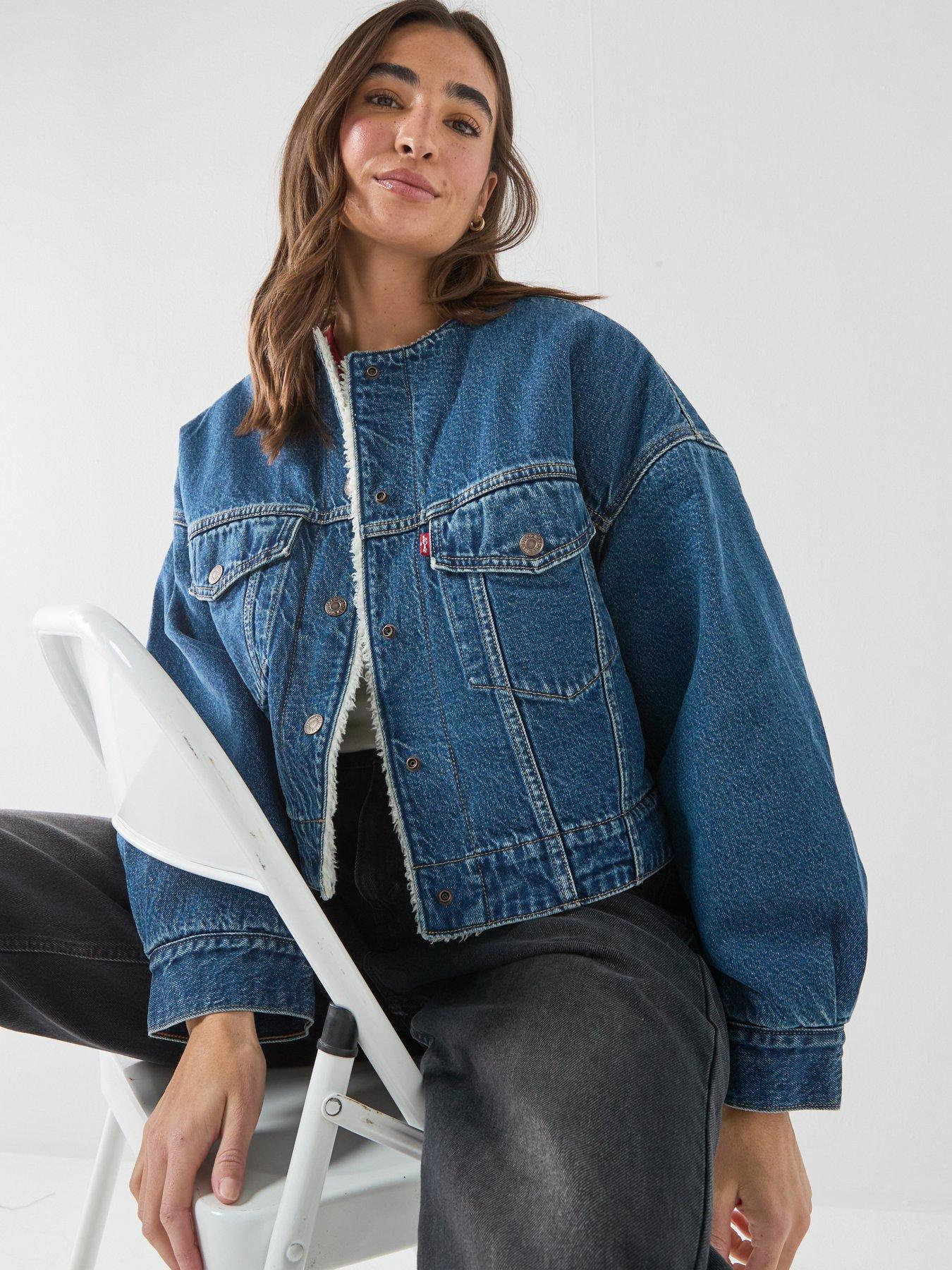 Image 4 of 6 of Levi's Collarless Crop Sherpa Trucker Denim Jacket - Blue