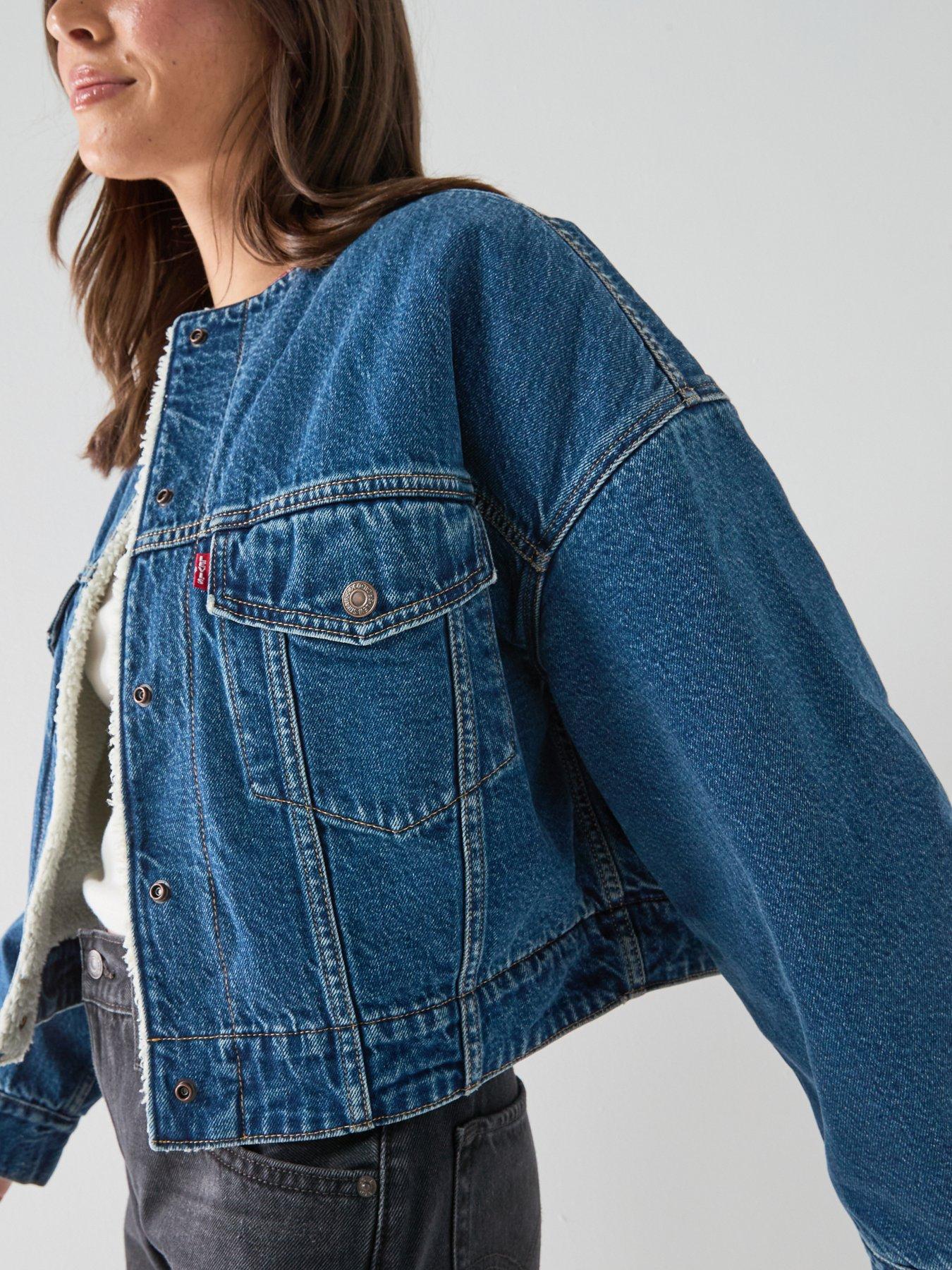 Image 5 of 6 of Levi's Collarless Crop Sherpa Trucker Denim Jacket - Blue