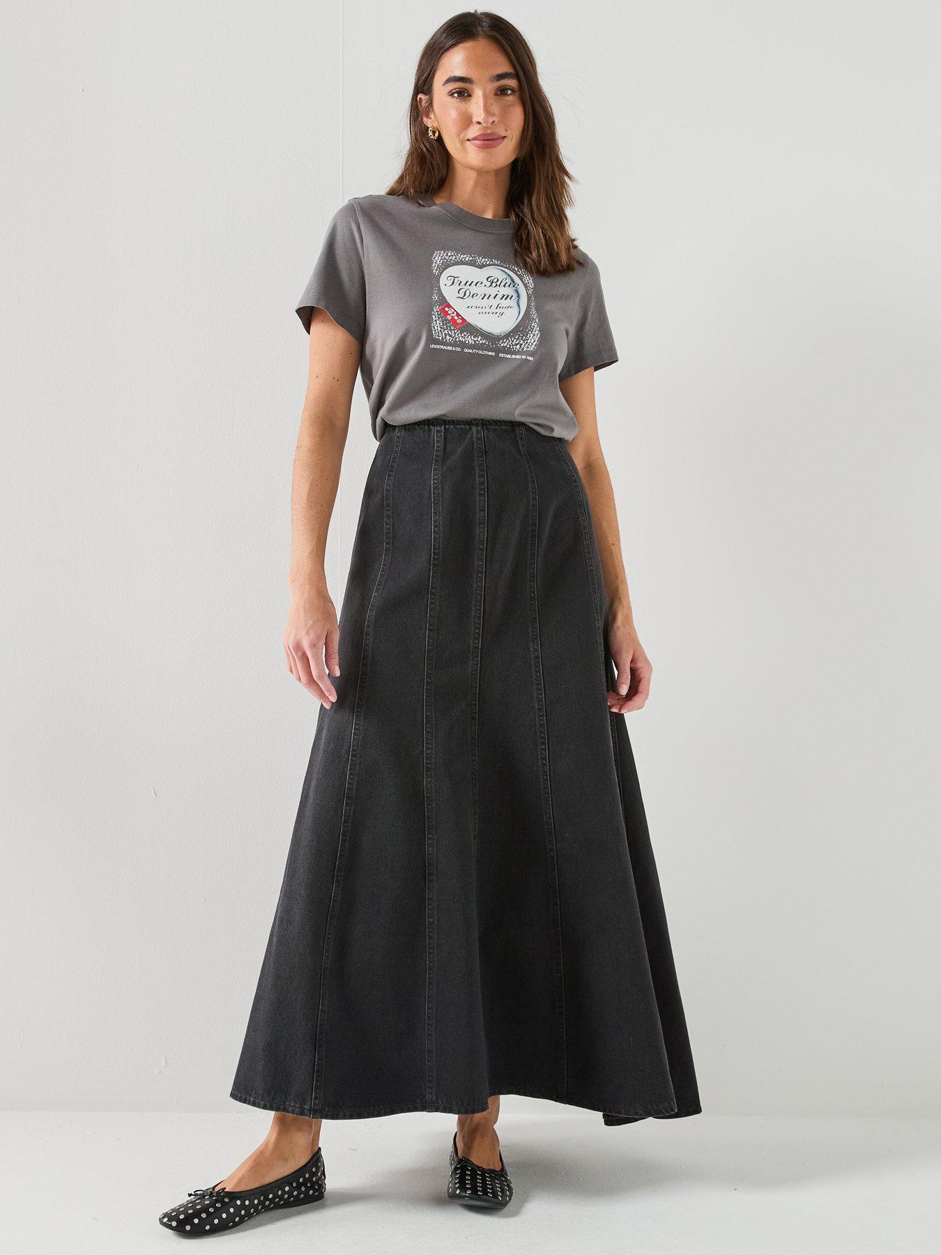 Image 3 of 4 of Levi's Seamed Flare Skirt - Black