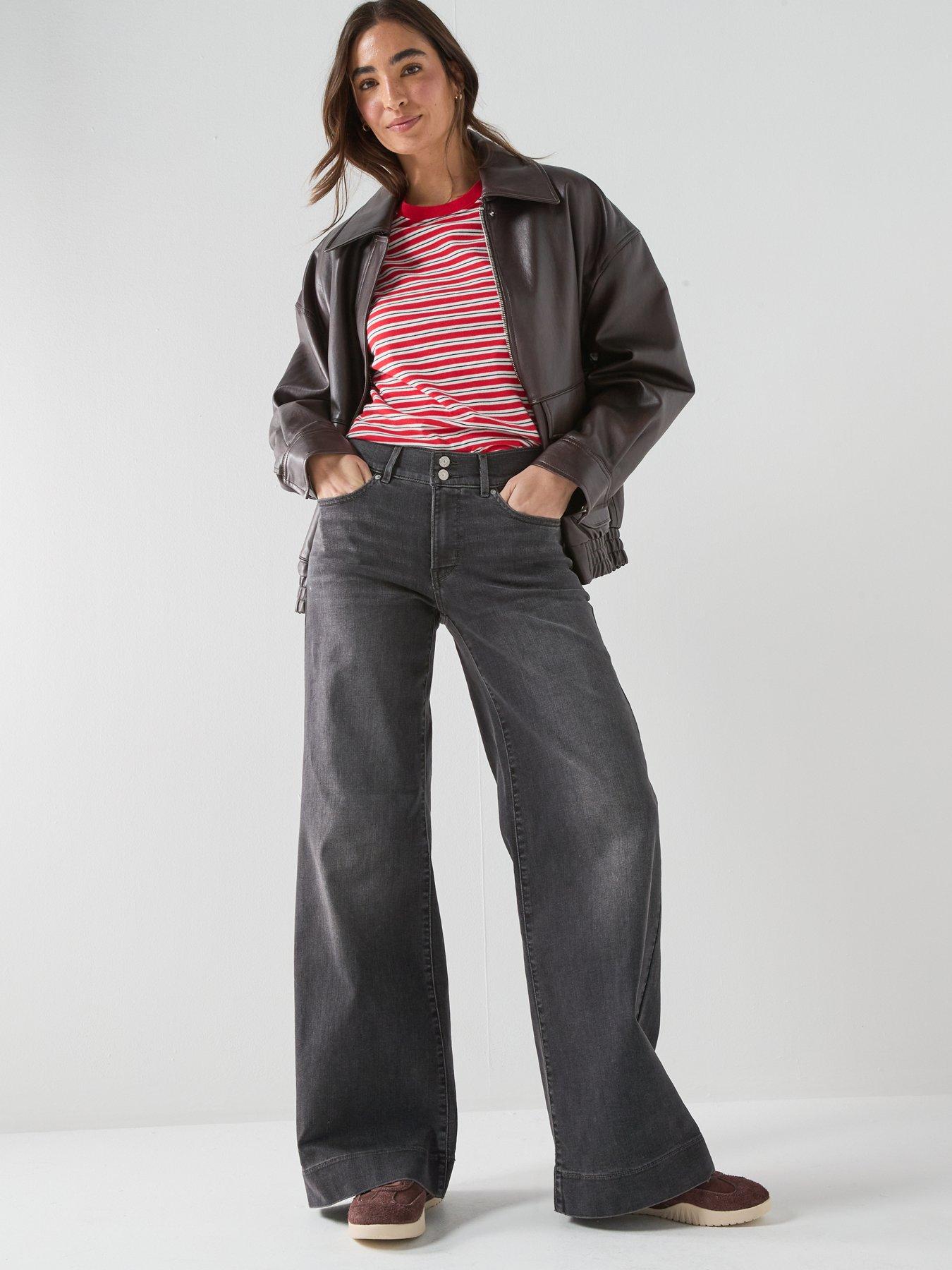 Image 3 of 6 of Levi's 318 Tailored Wide Leg