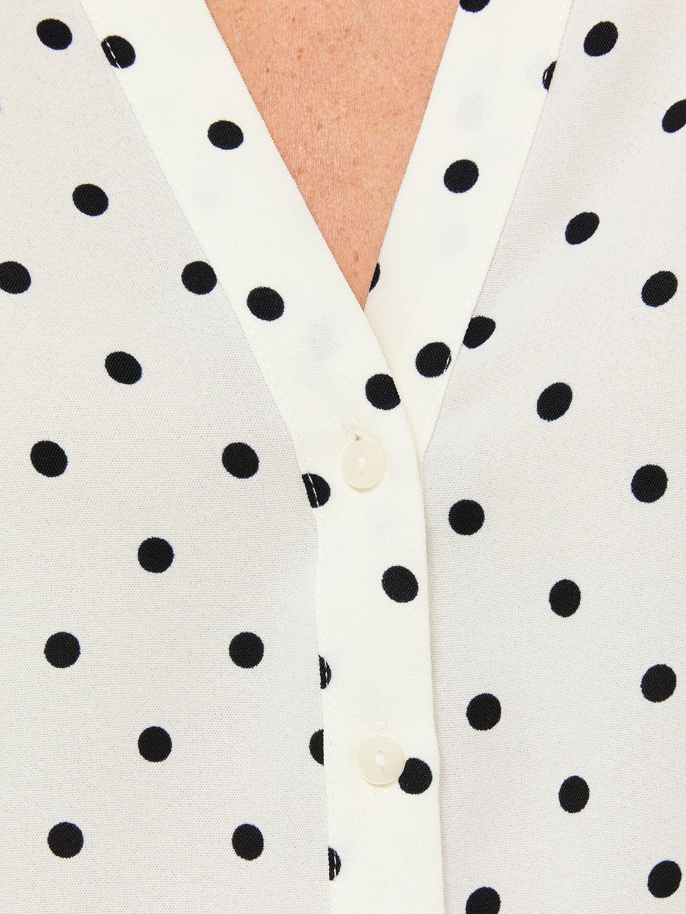 Image 5 of 5 of New Look Polka Dot Short Sleeve Shirt - White