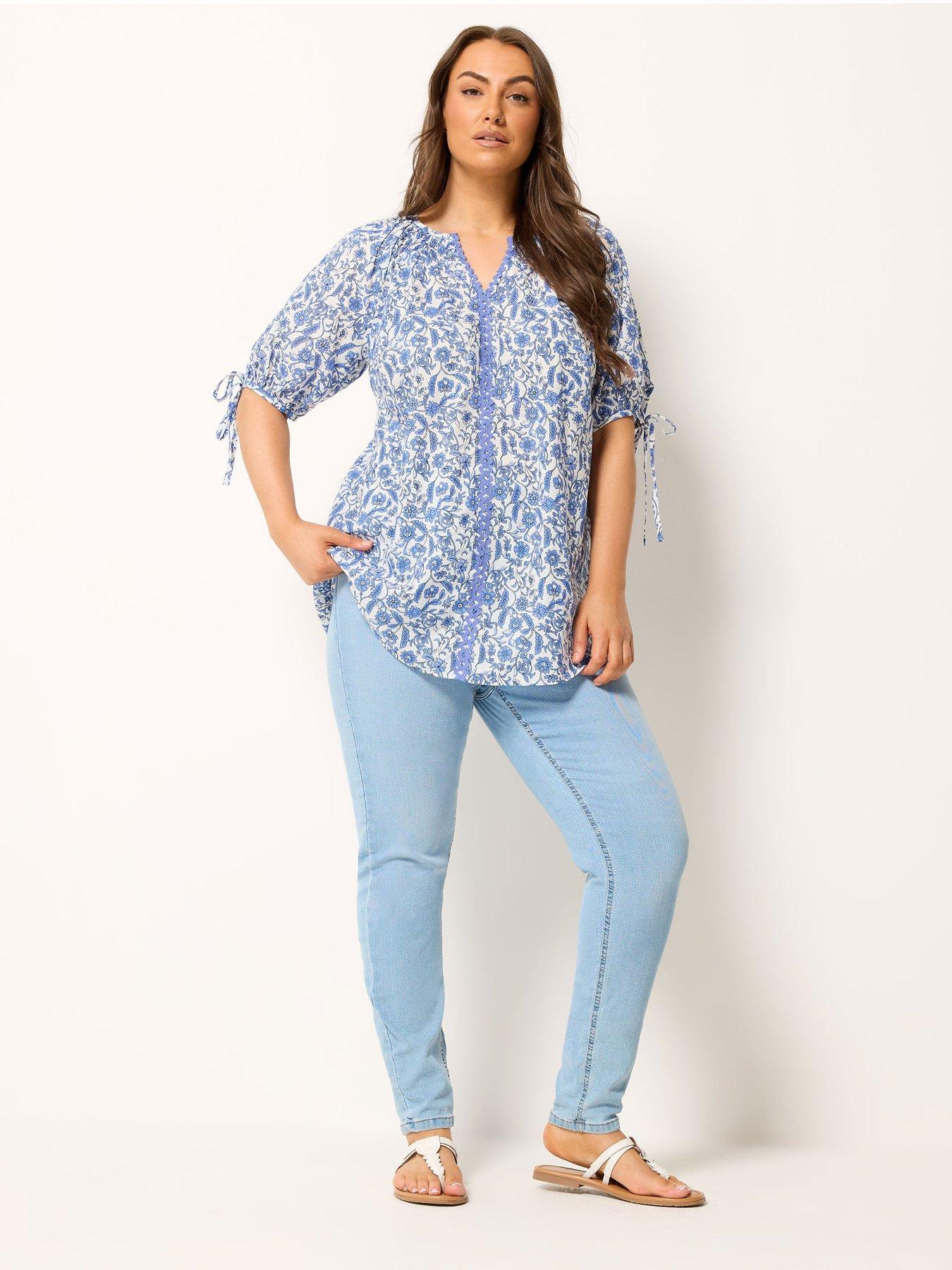 Image 3 of 4 of Yours Curve Floral Contrast Trim Blouse - Blue