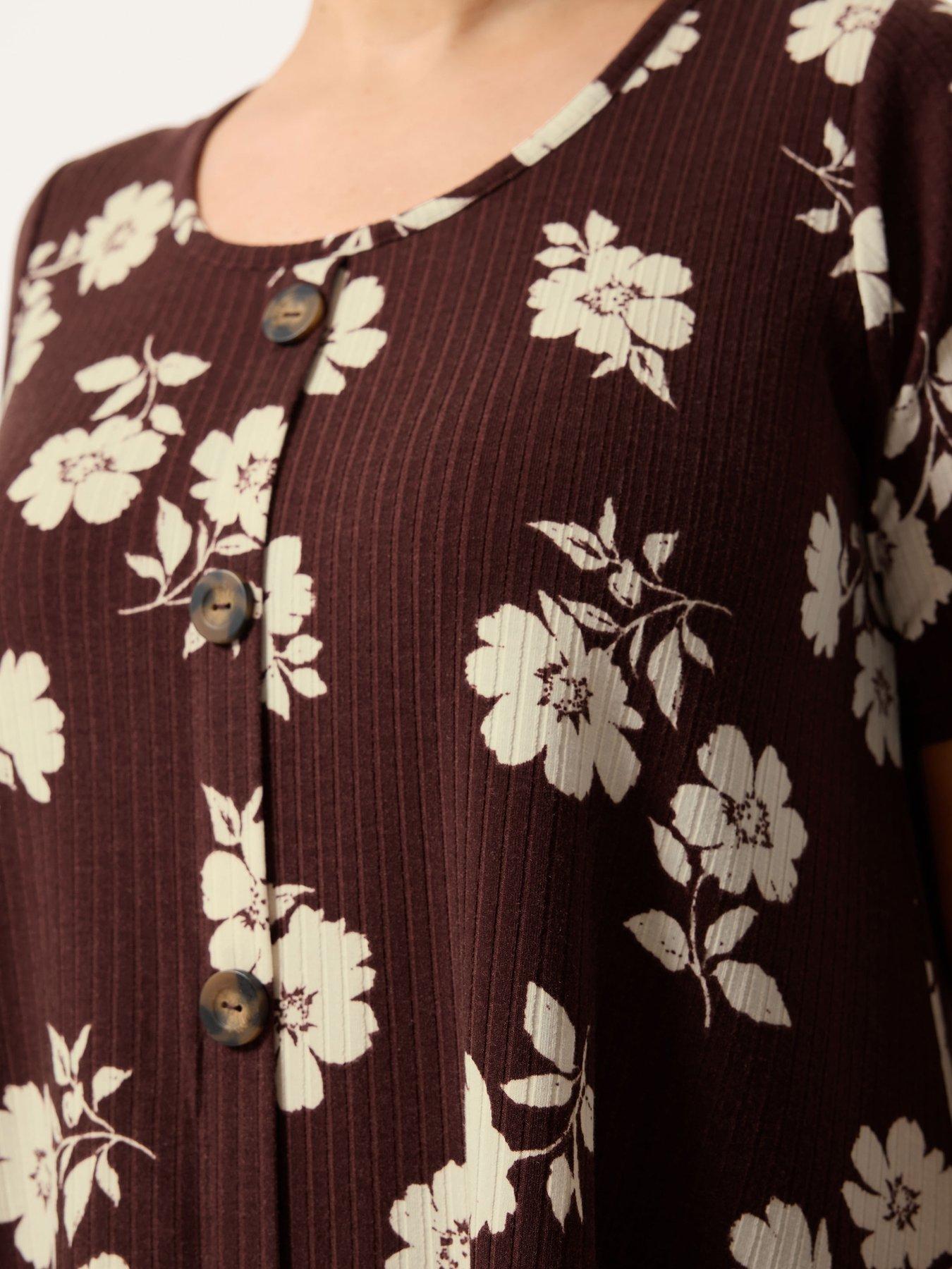 Image 4 of 4 of Yours Curve Printed Button Front Swing T-Shirt - Brown