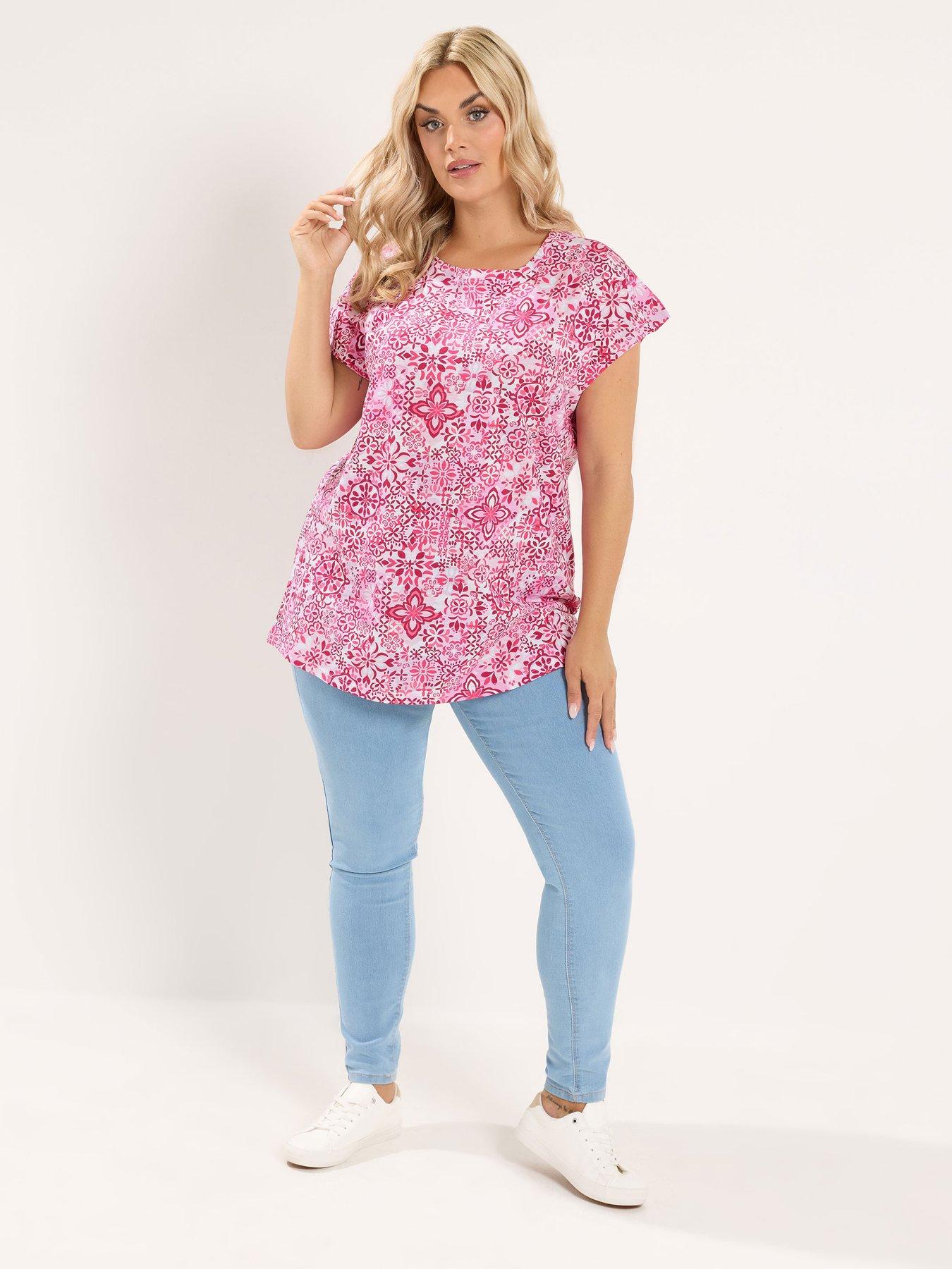 Image 3 of 4 of Yours Curve Tile Print Grown On Sleeve T-Shirt - Pink