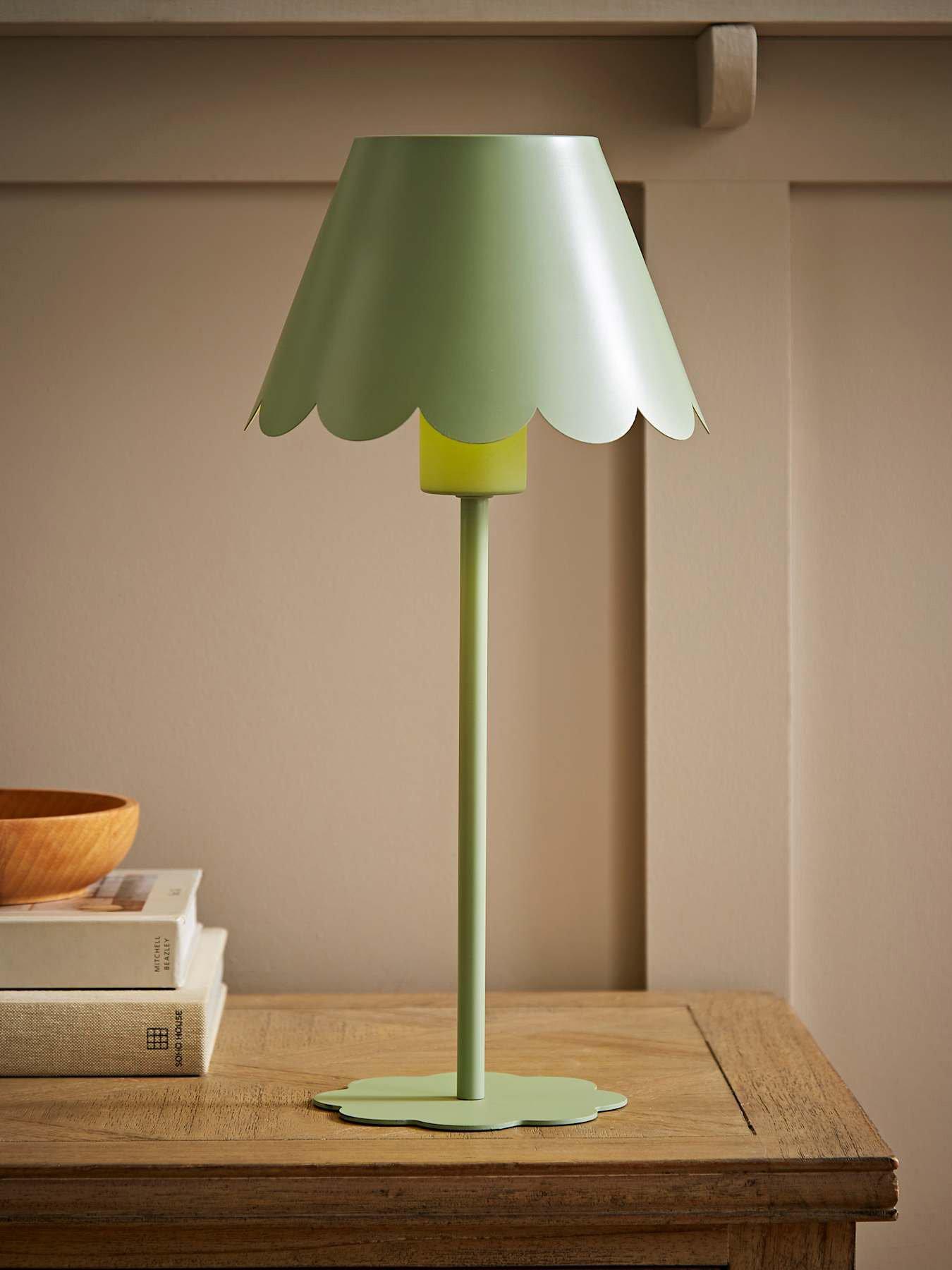 ValueLights Hattie Pink Scallop Rechargeable Table Lamp
