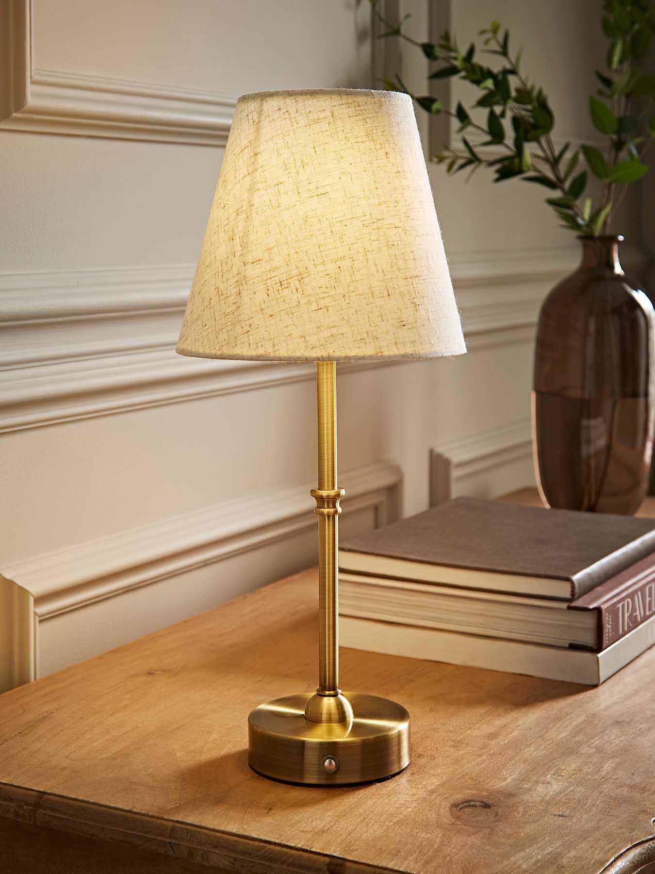 ValueLights Lowe Traditional Antique Brass Rechargeable Table Lamp