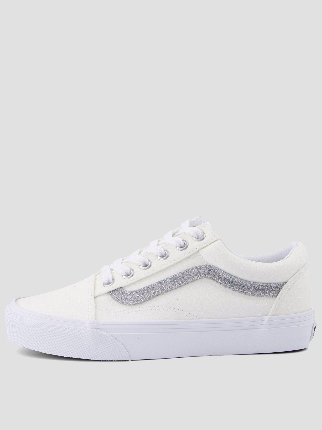 Image 1 of 7 of Vans Junior Old Skool Trainer - White