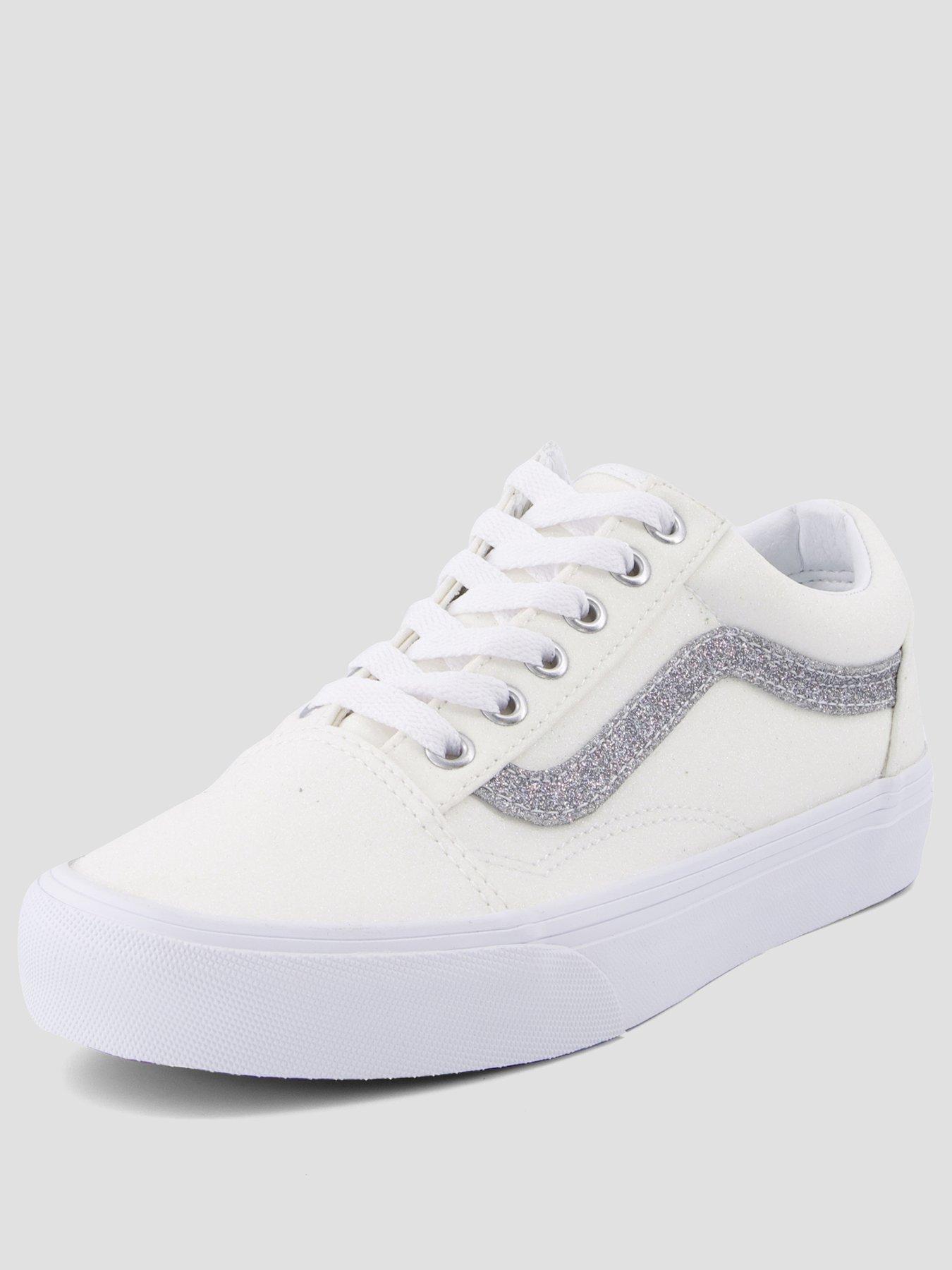 Image 2 of 7 of Vans Junior Old Skool Trainer - White