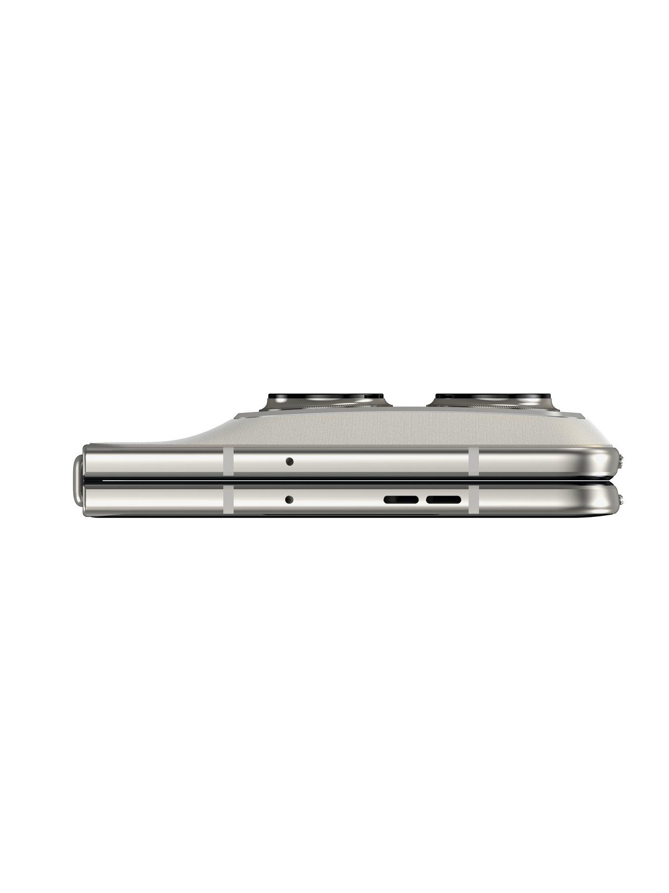 Image 7 of 7 of Motorola Moto Razr70 Fold, 5G, 512GB - AI Mobile