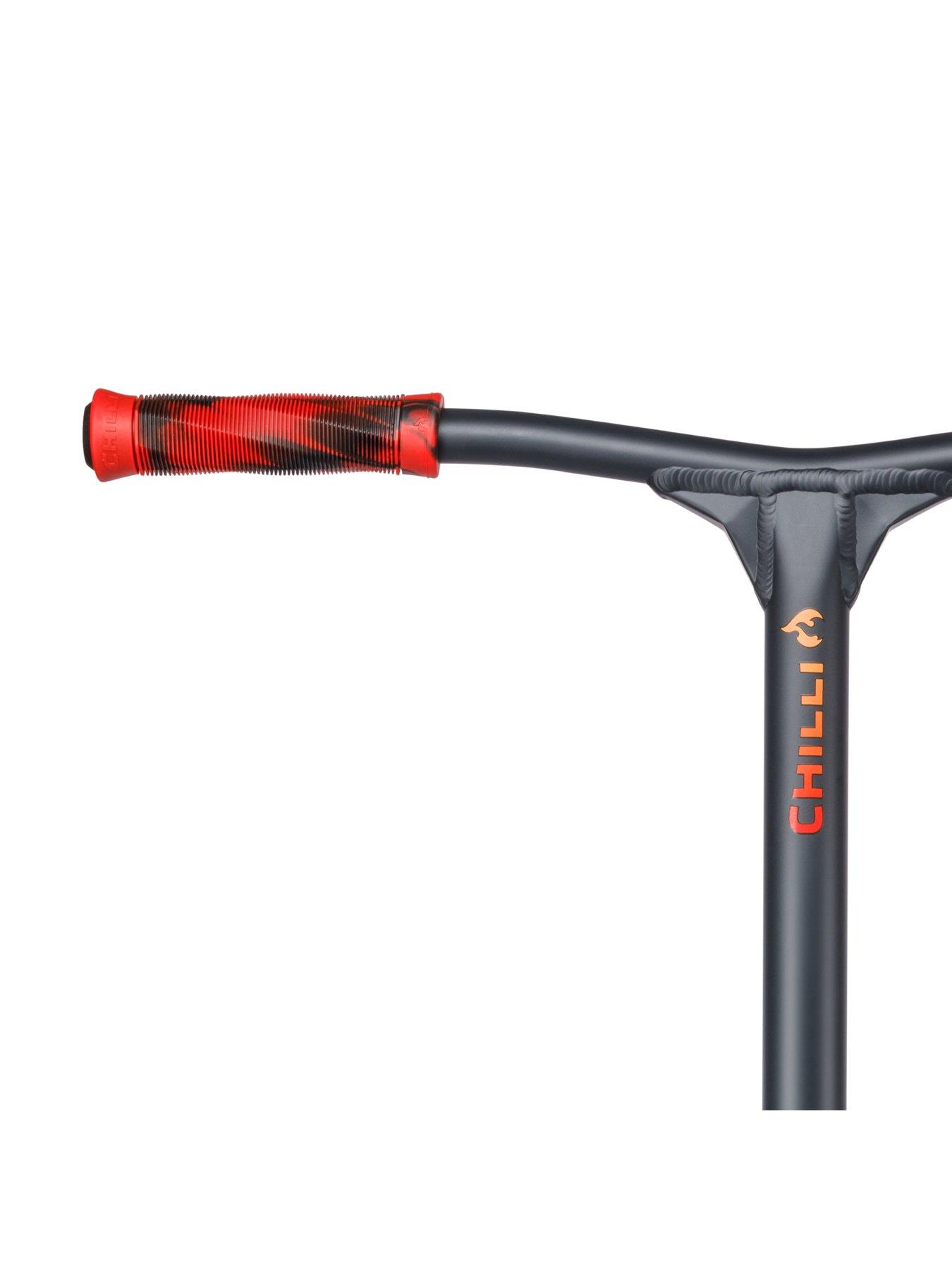 Image 4 of 7 of Micro Scooter Chilli Reaper Venom Stunt Scooter: Black/Red