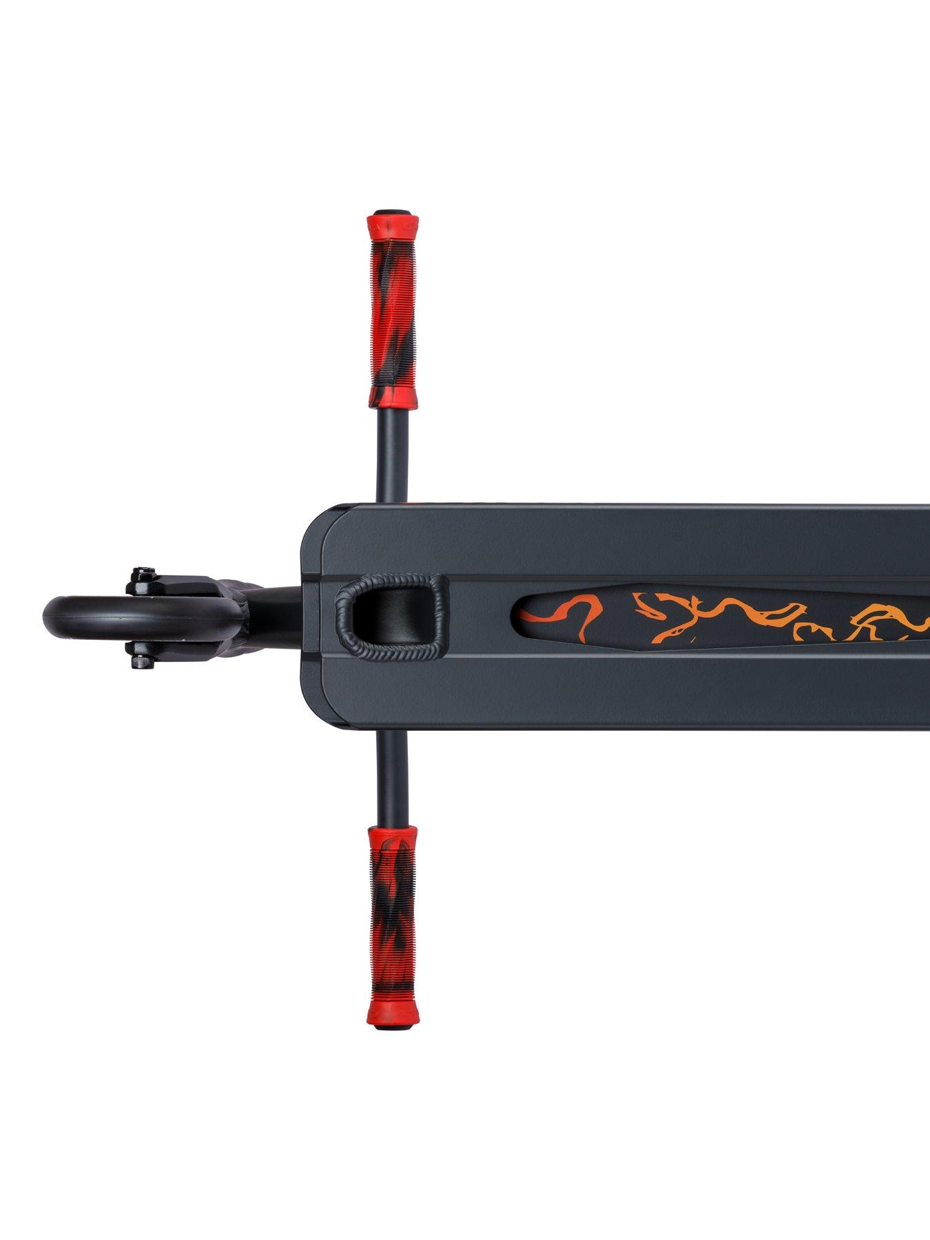 Image 6 of 7 of Micro Scooter Chilli Reaper Venom Stunt Scooter: Black/Red