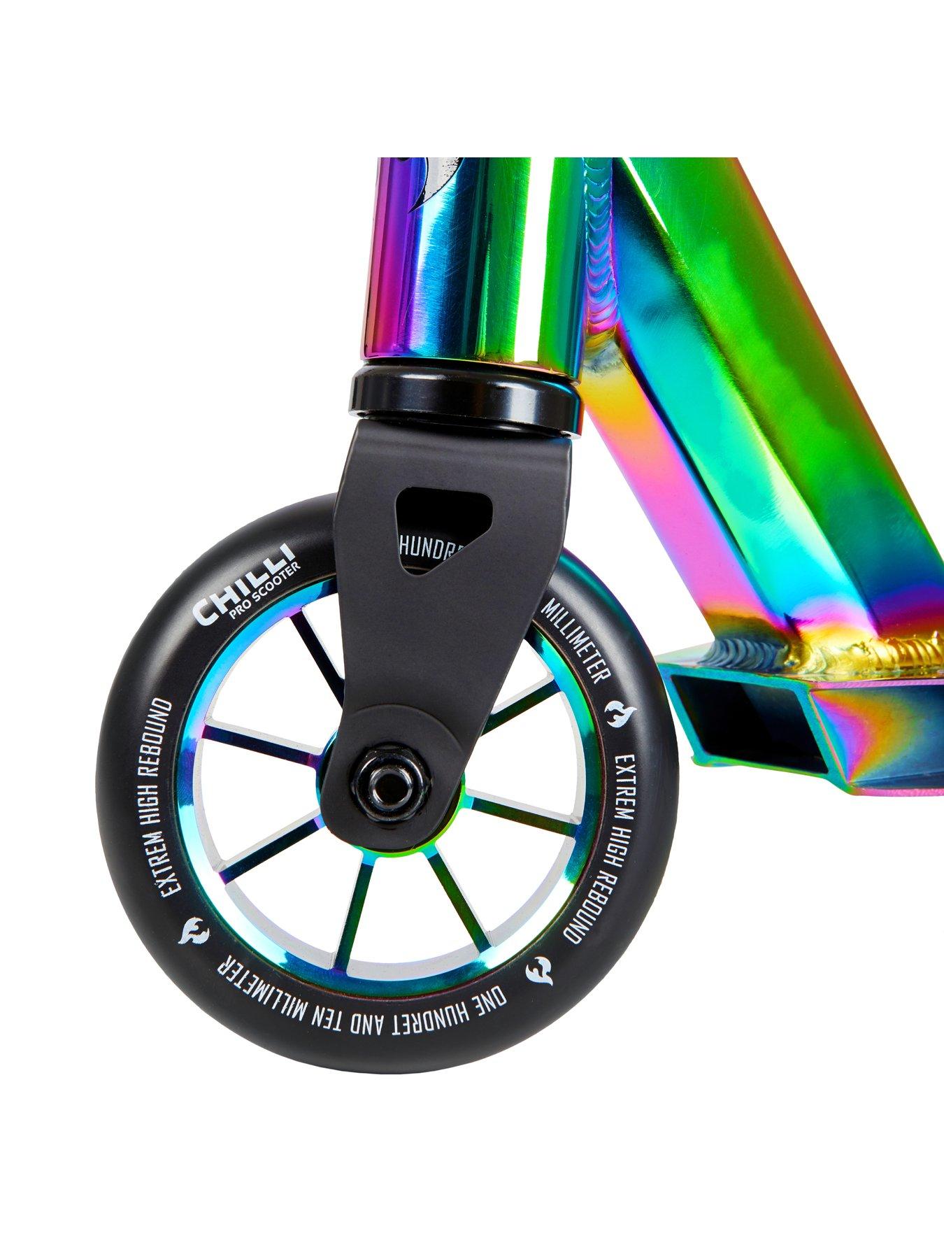 Image 5 of 8 of Micro Scooter Chilli Rocky Stunt Scooter: Oil Slick Neochrome
