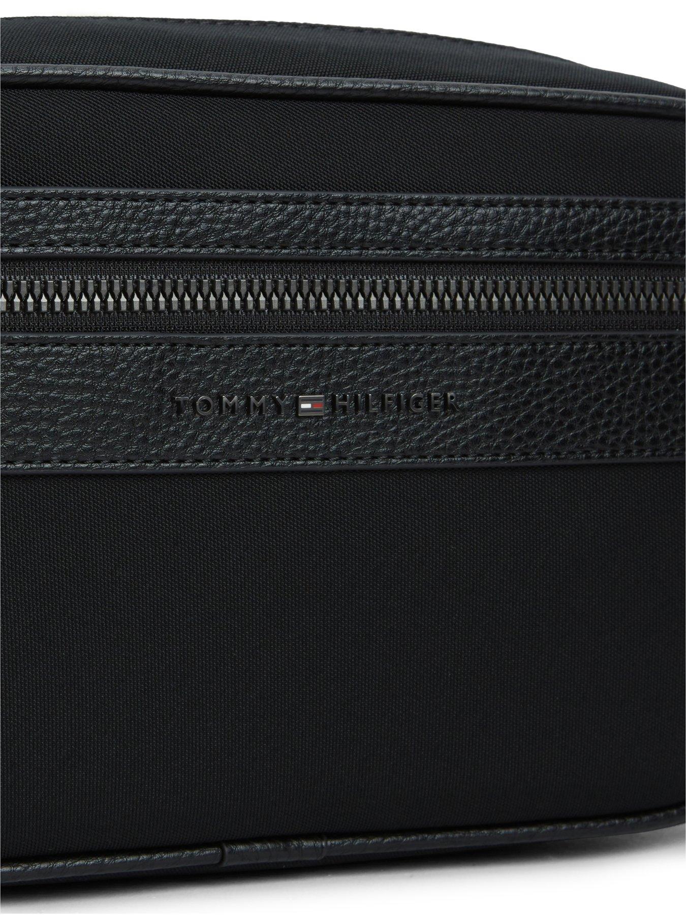 Image 4 of 4 of Tommy Hilfiger Logo Textile Washbag - Black