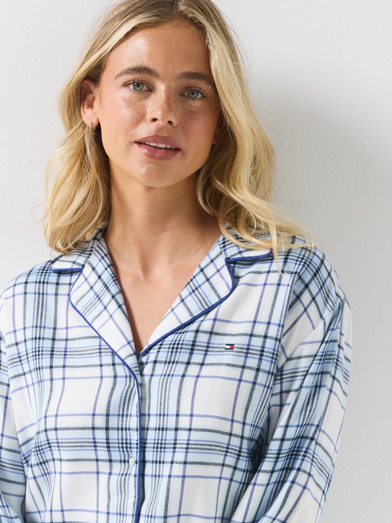 Image 5 of 7 of Tommy Hilfiger Essential Flannel Pyjamas And Slippers Gift Set - Blue
