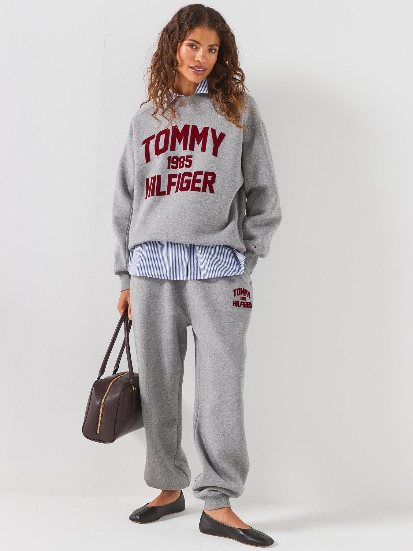Image 3 of 6 of Tommy Hilfiger Varsity Flock Cuff Mr Swtpants